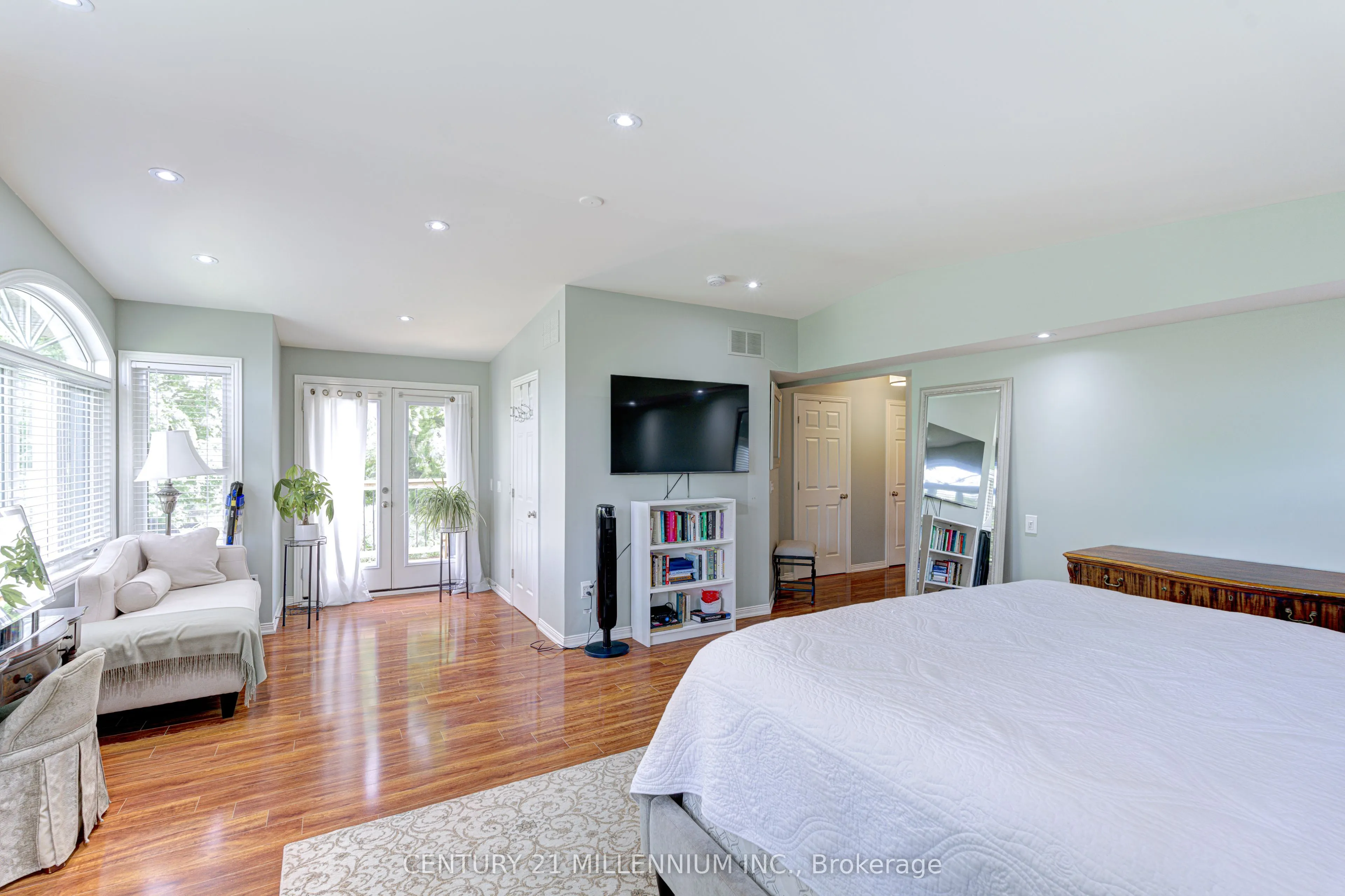 17 Evesham Crescent