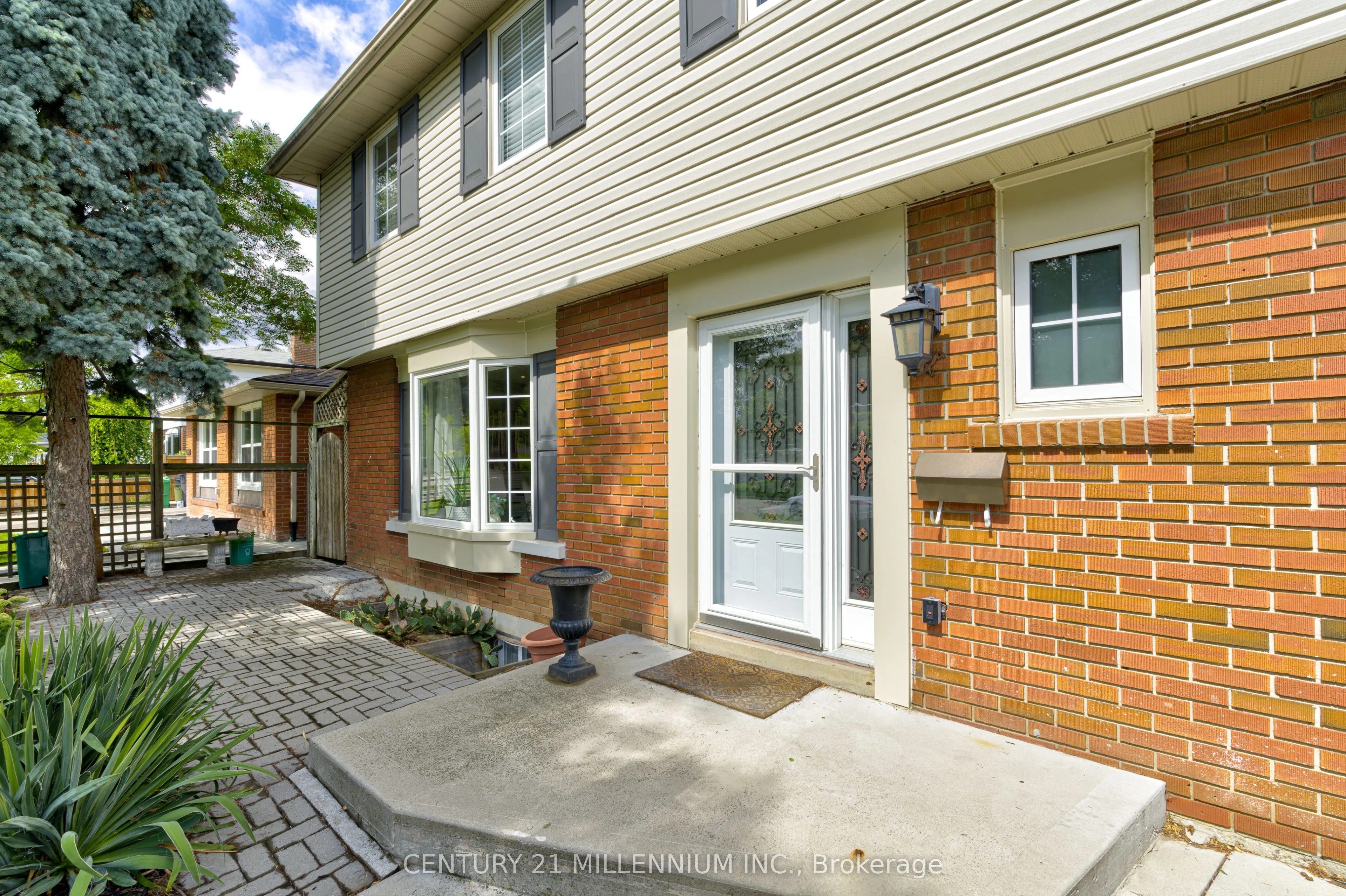 17 Evesham Crescent