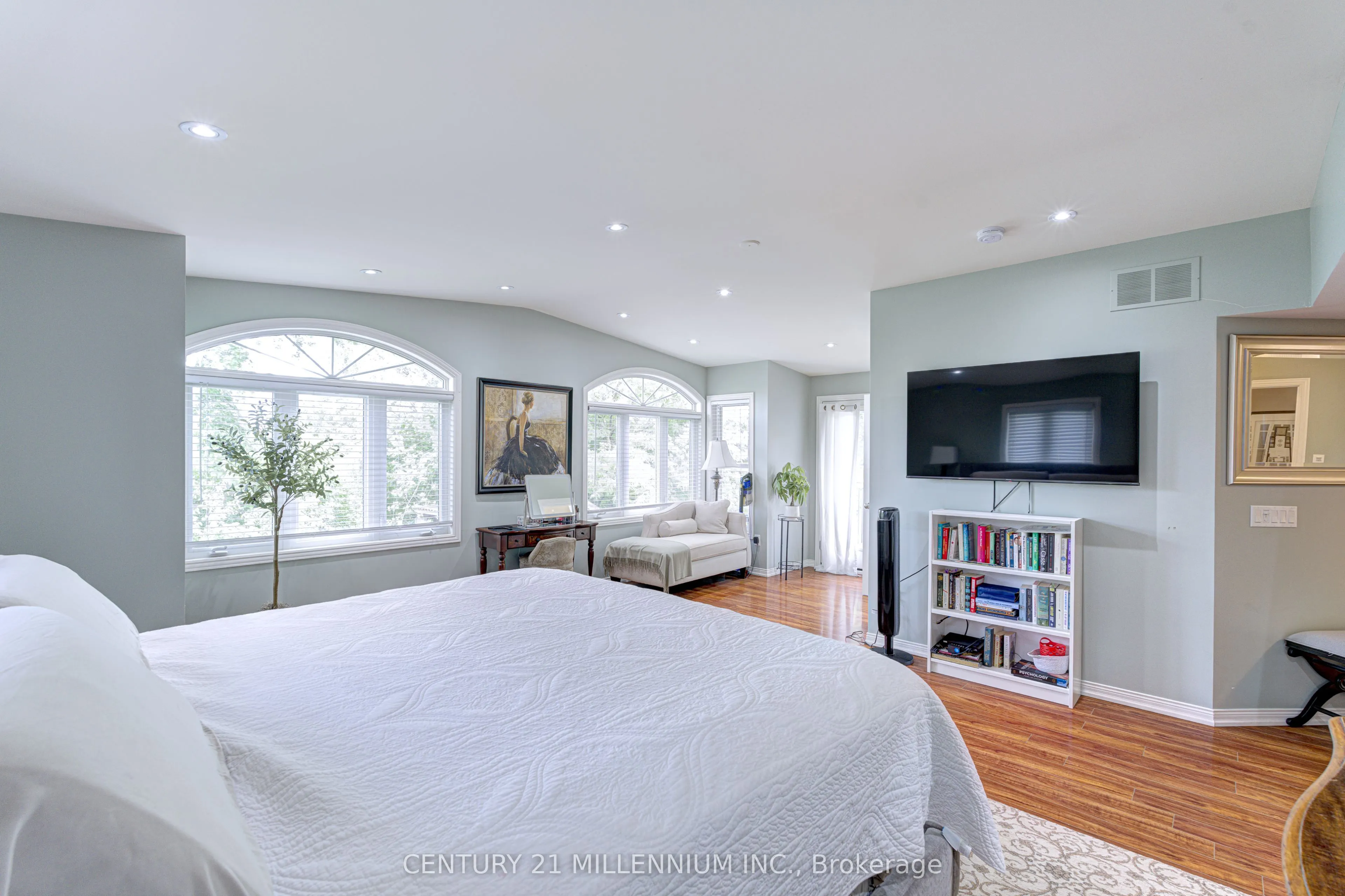 17 Evesham Crescent