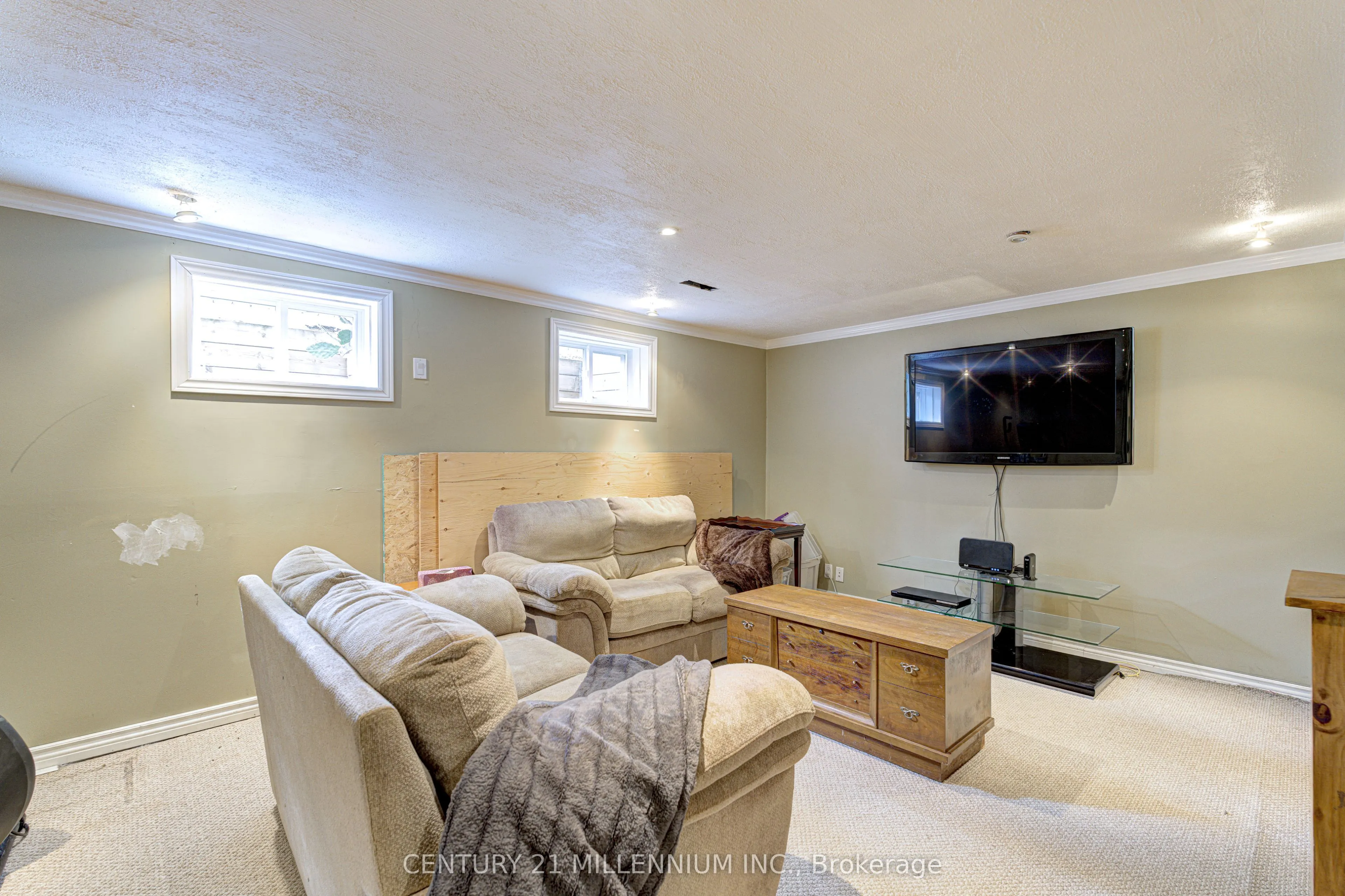 17 Evesham Crescent