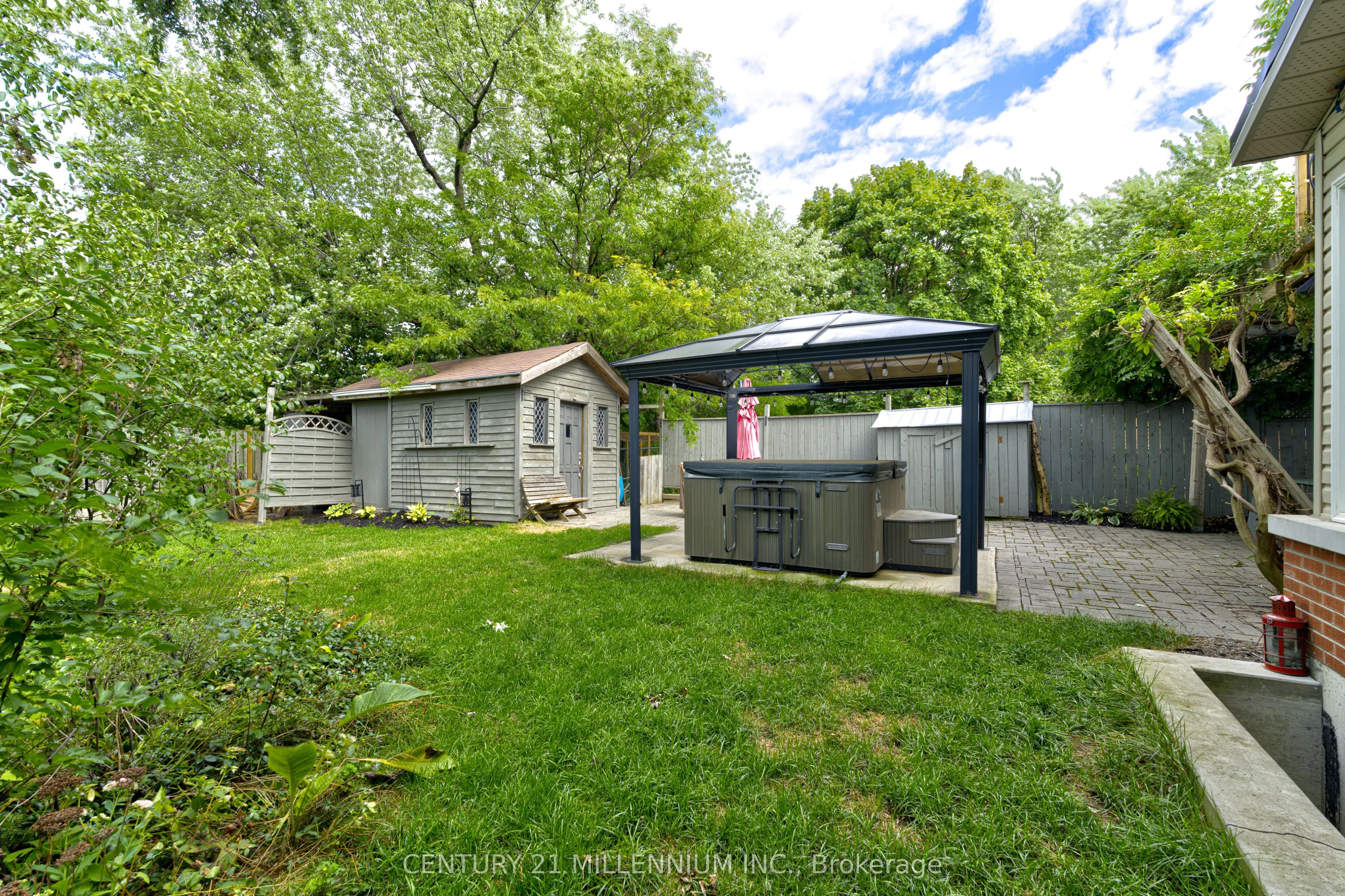 17 Evesham Crescent