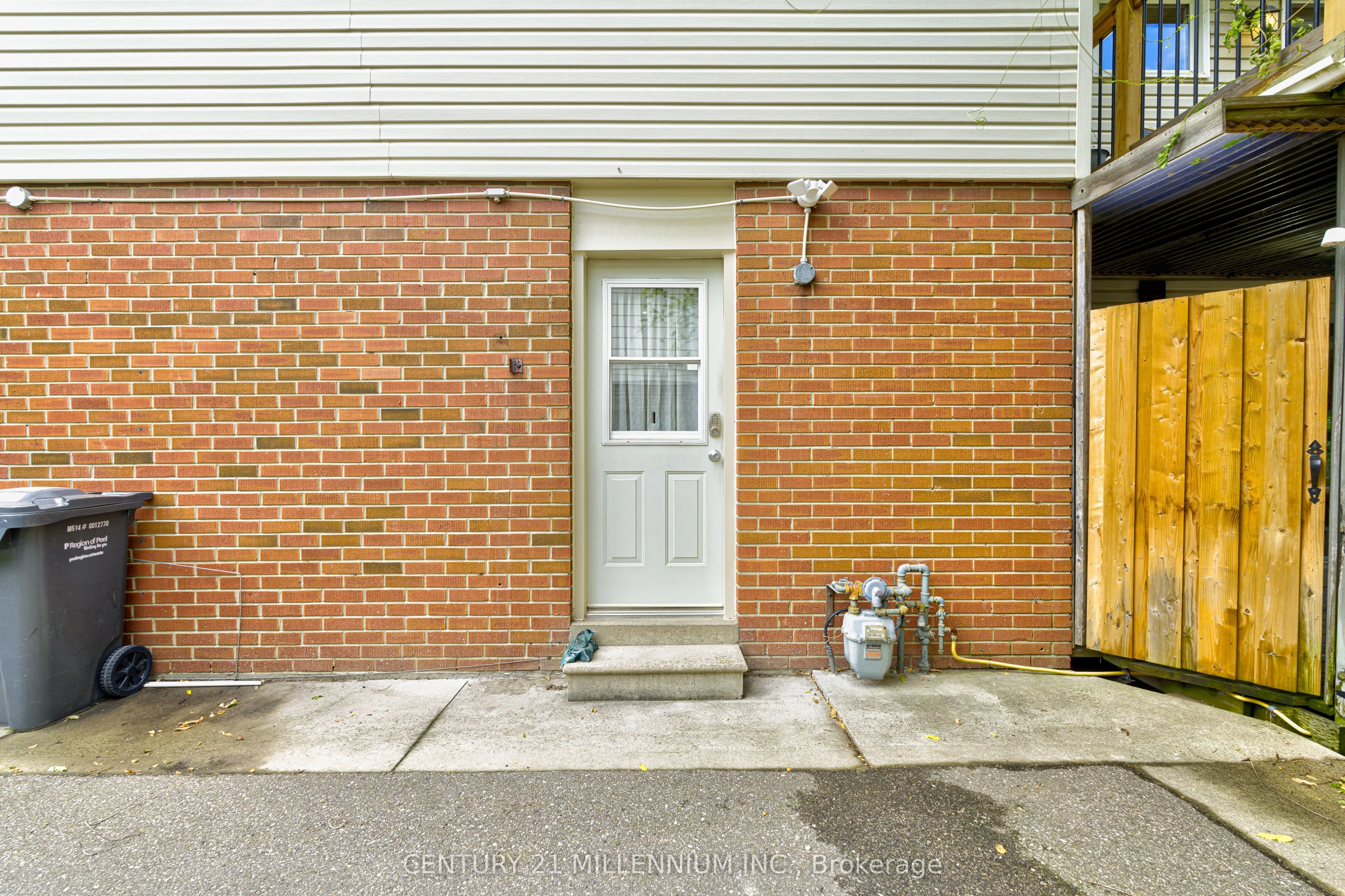 17 Evesham Crescent