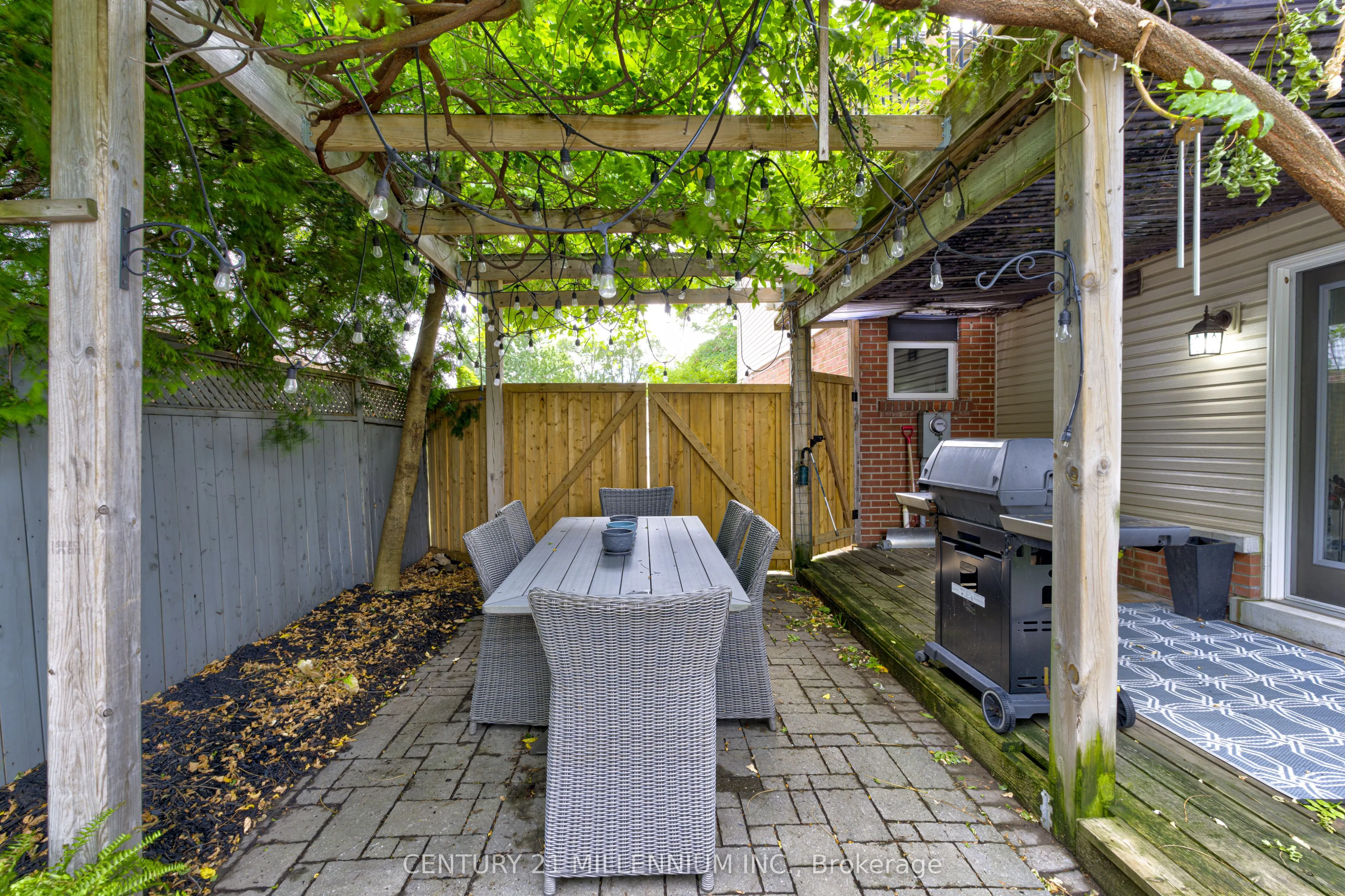 17 Evesham Crescent