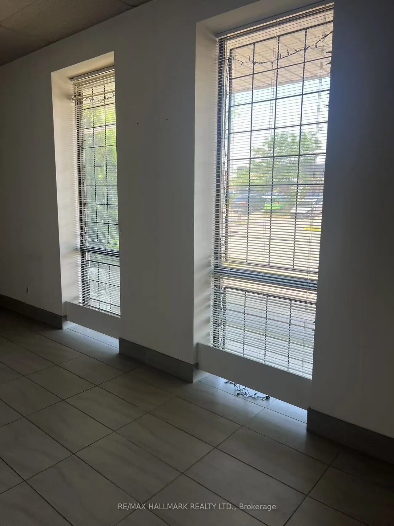 25 Vanley Crescent, #2A