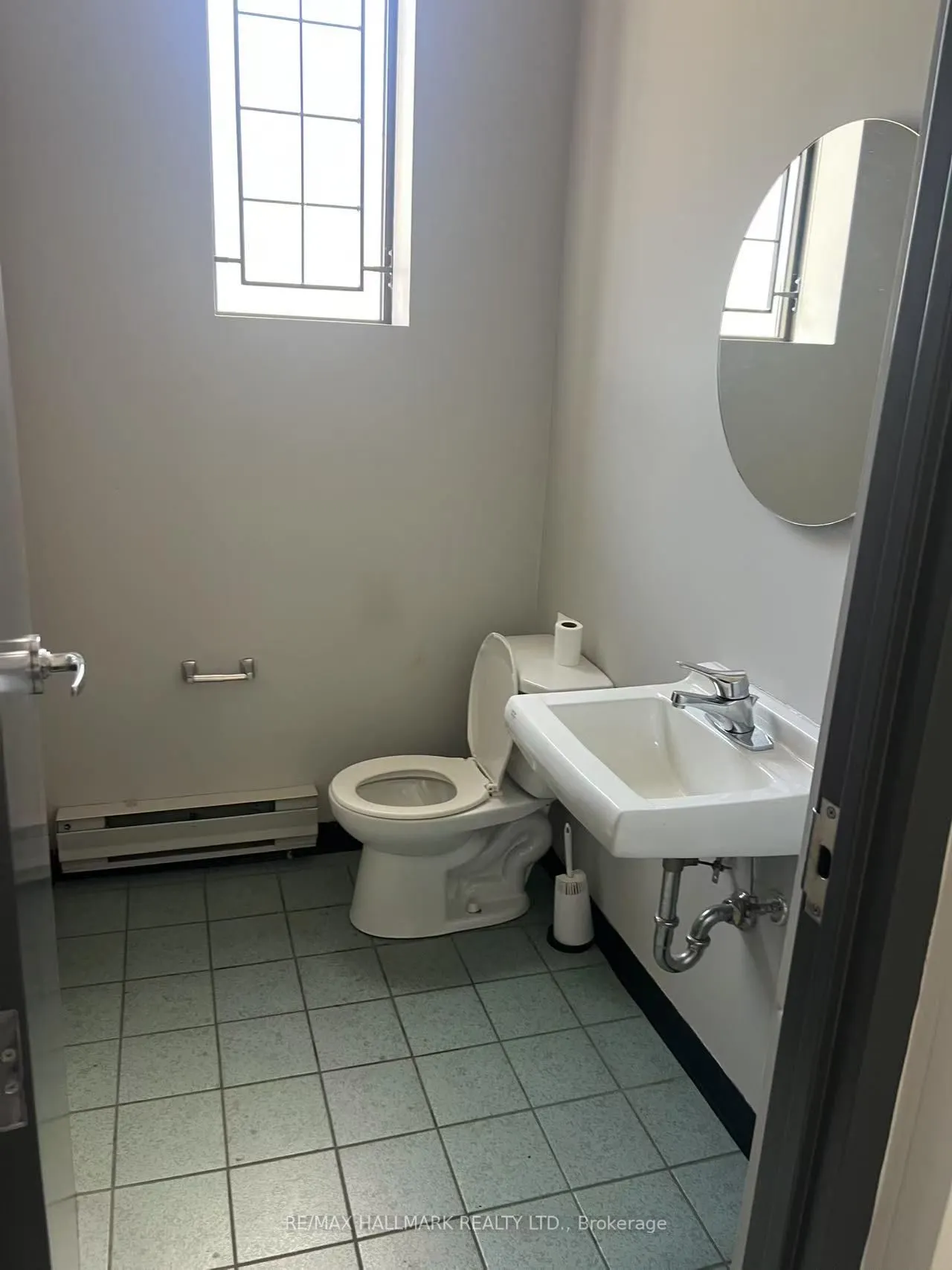 25 Vanley Crescent, #2A