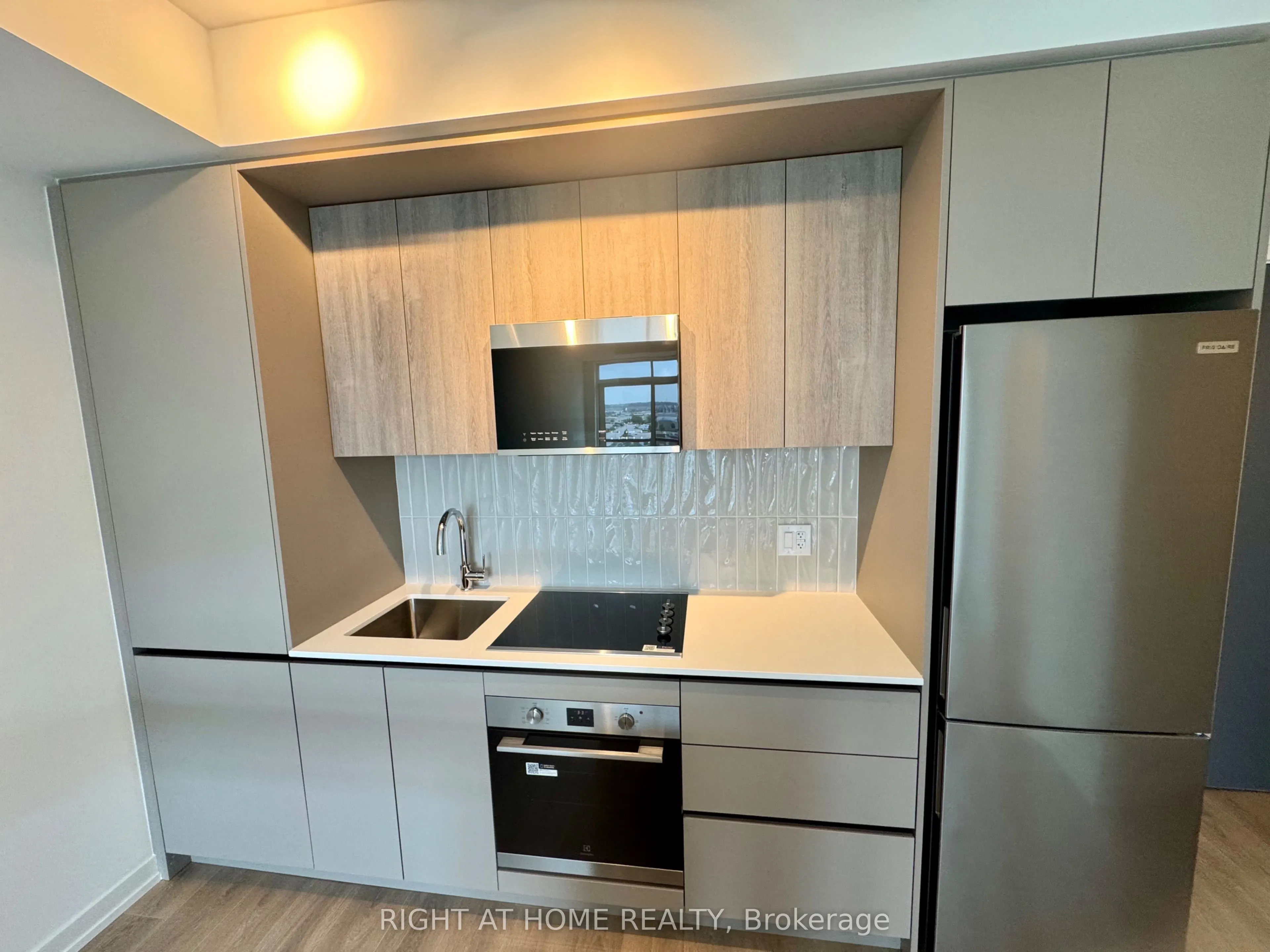 2485 Eglinton Ave W Avenue, ##821