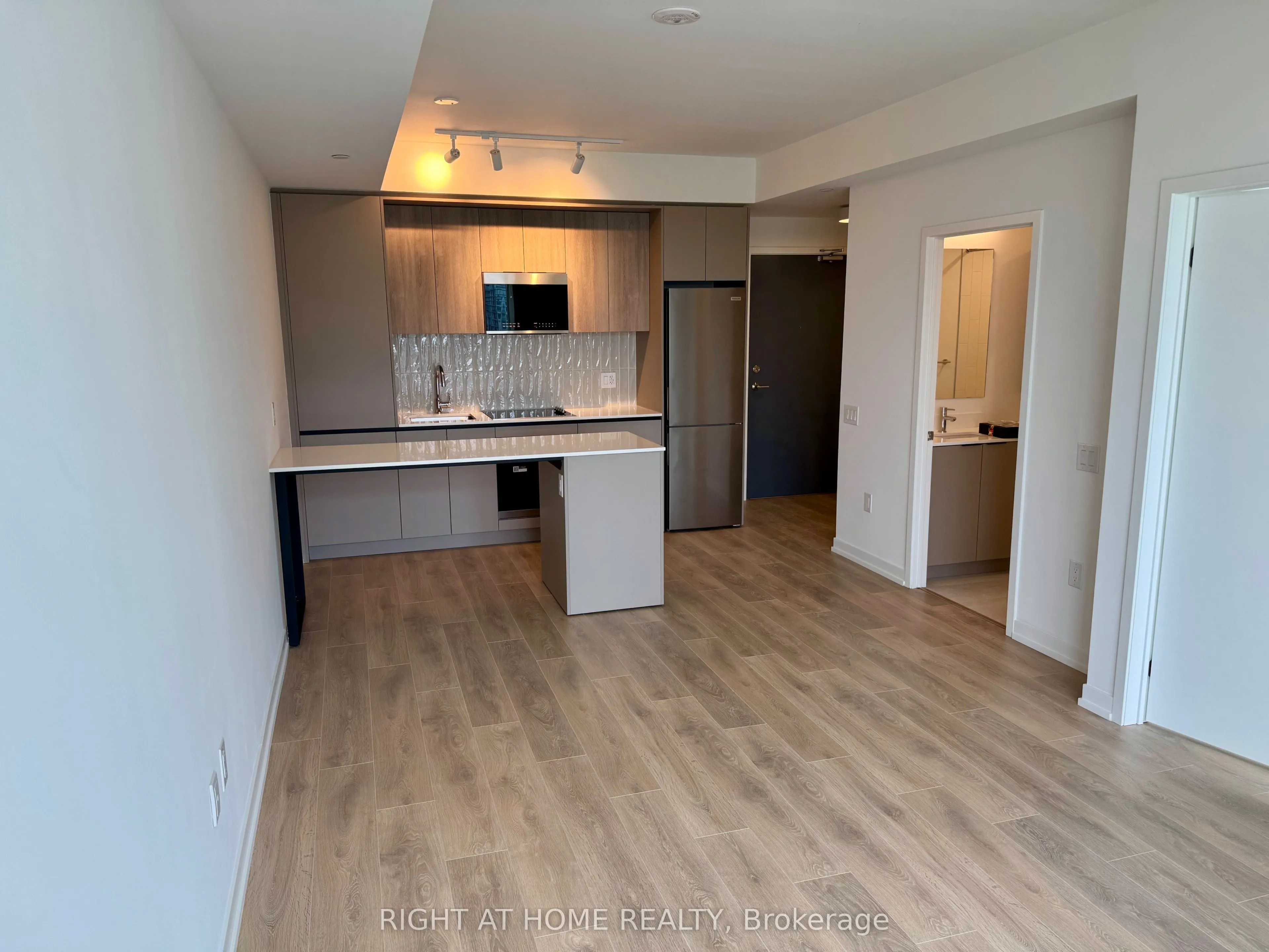 2485 Eglinton Ave W Avenue, ##821