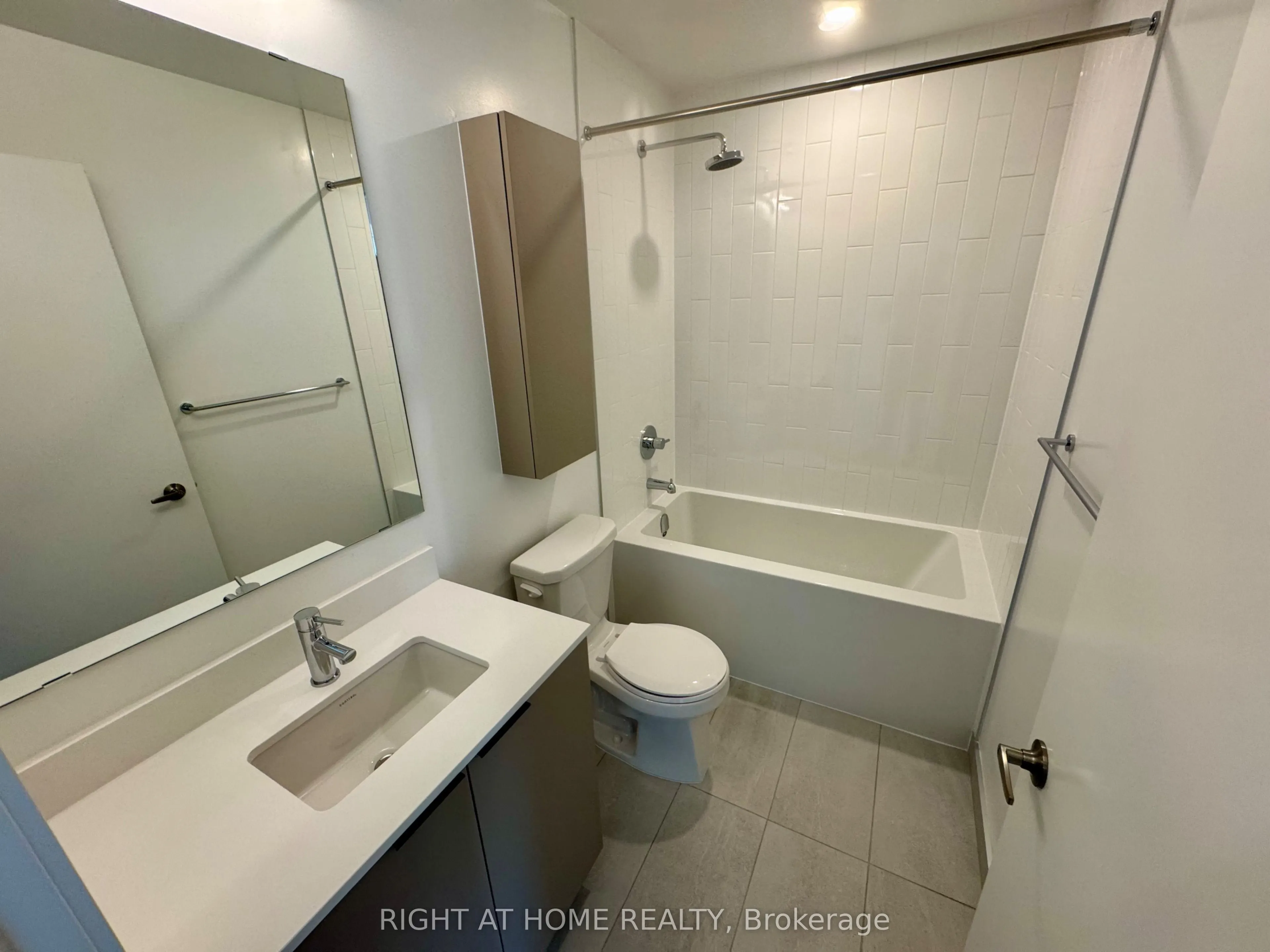 2485 Eglinton Ave W Avenue, ##821