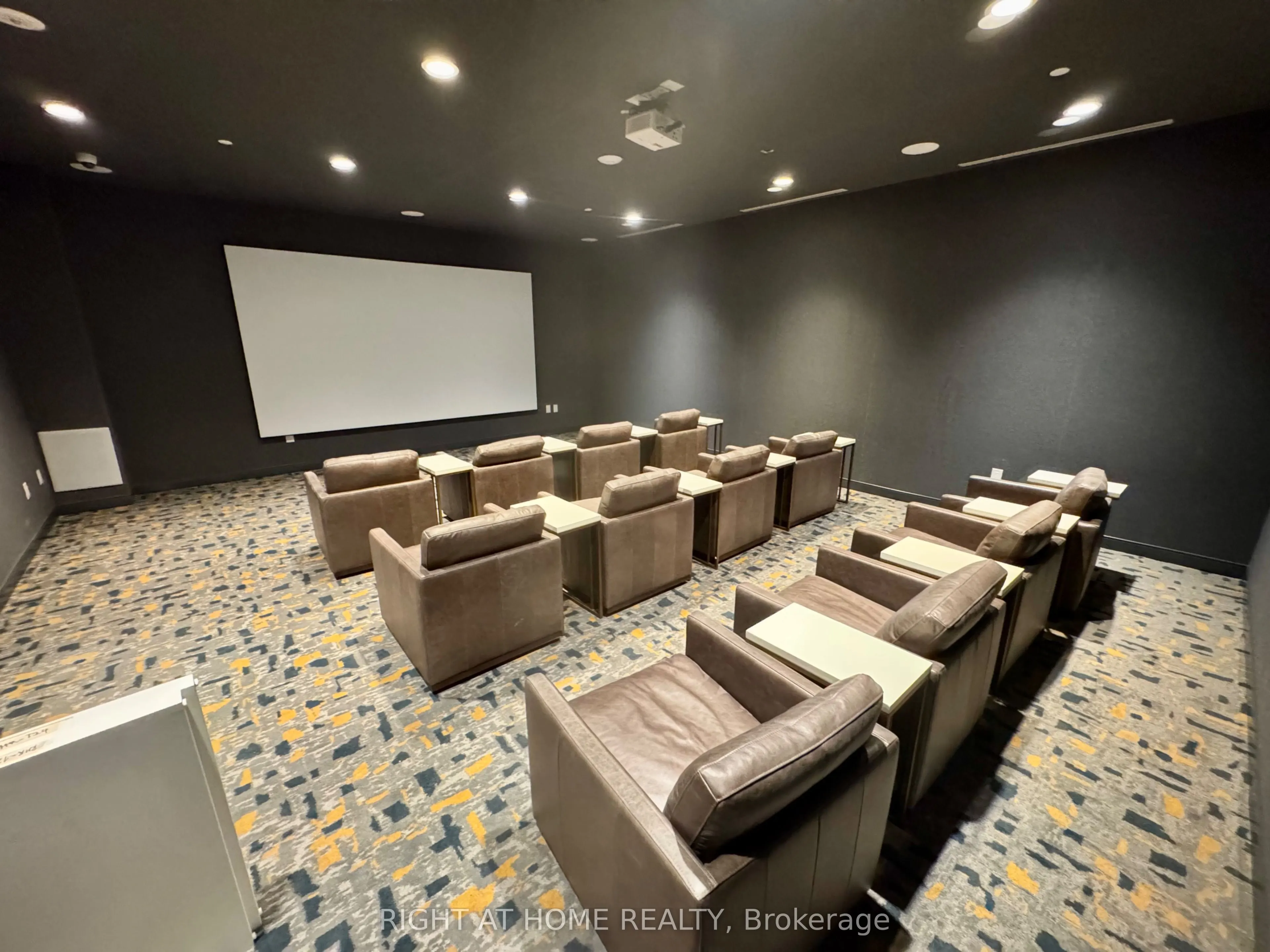 2485 Eglinton Ave W Avenue, ##821