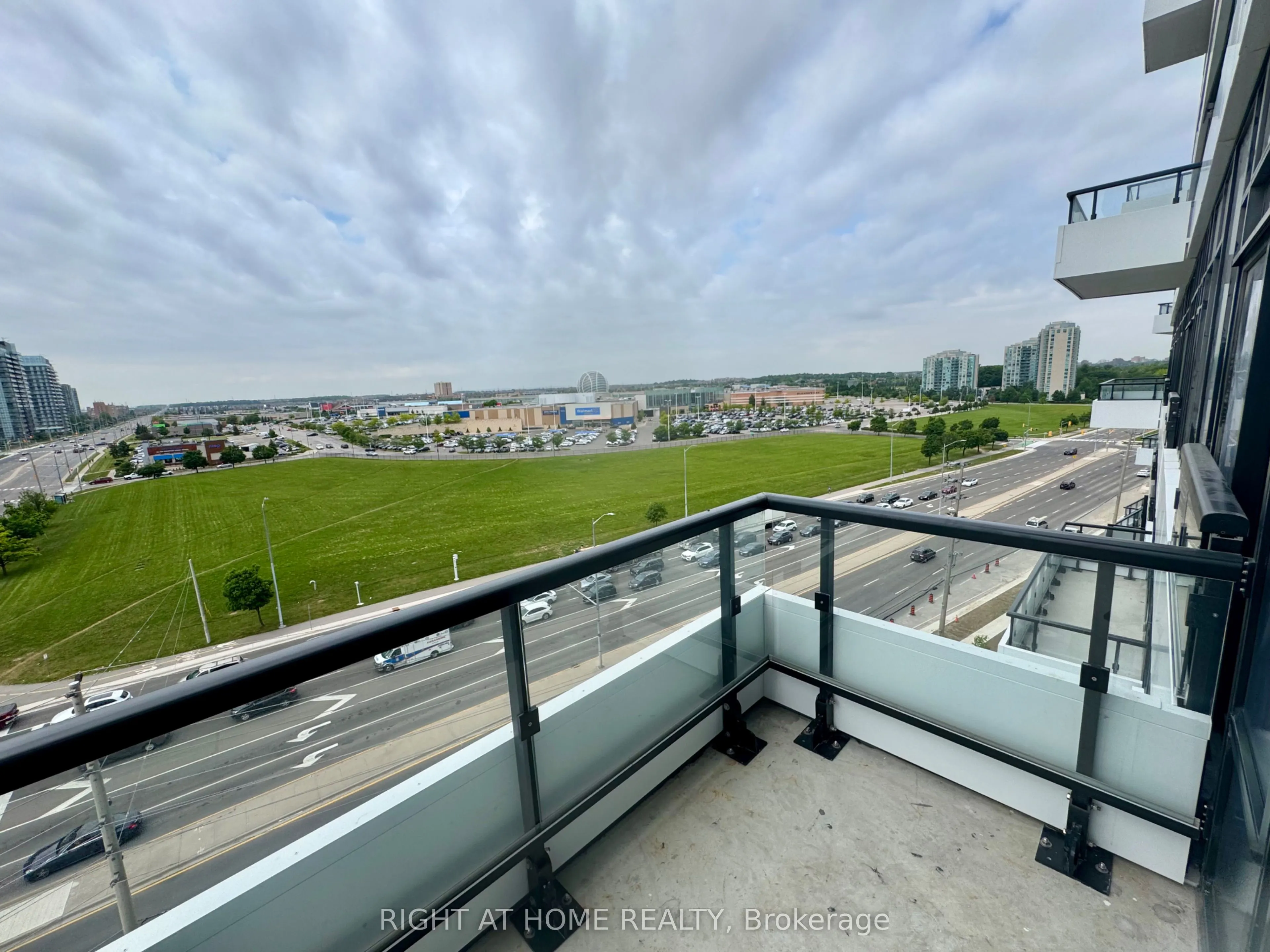 2485 Eglinton Ave W Avenue, ##821