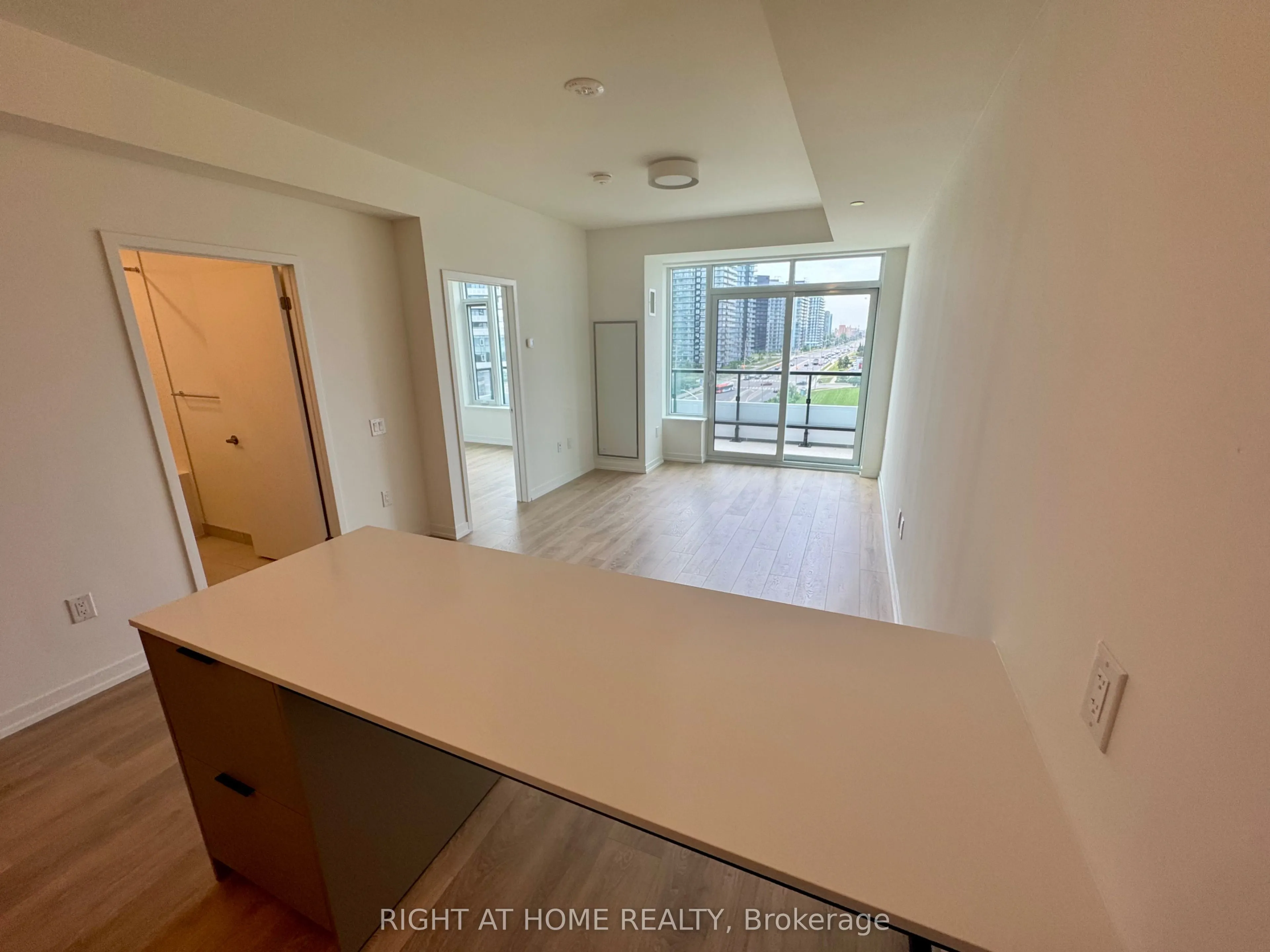 2485 Eglinton Ave W Avenue, ##821