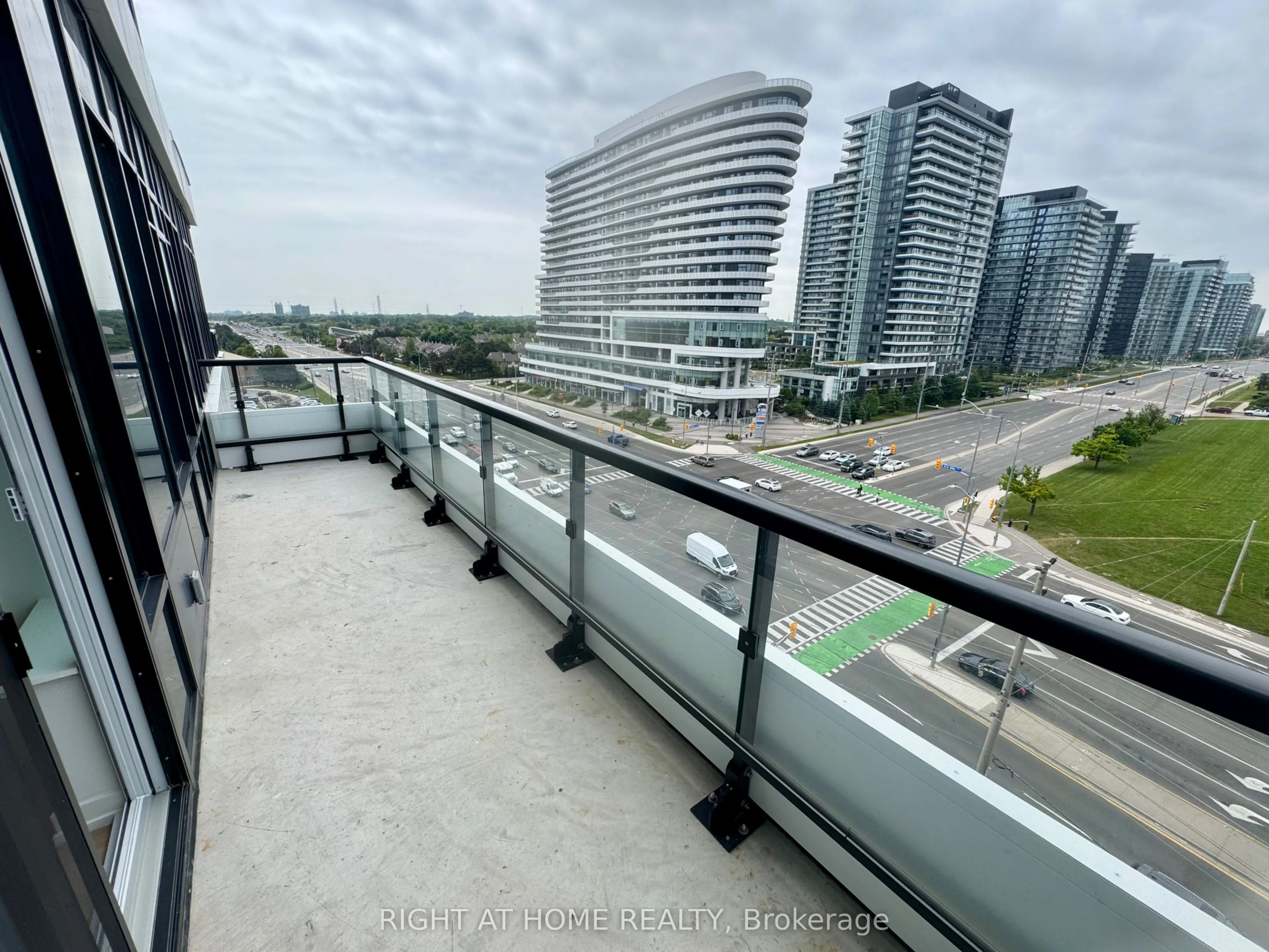 2485 Eglinton Ave W Avenue, ##821