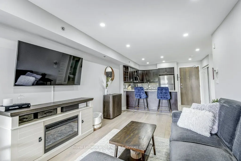 3060 Rotary Way W, #201