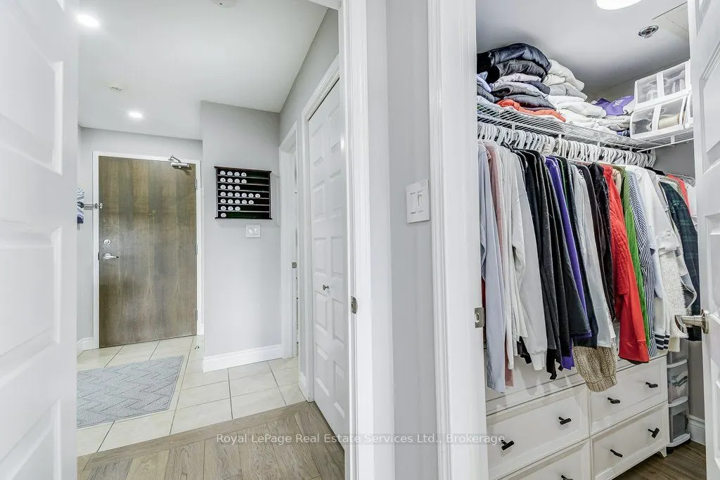 3060 Rotary Way W, #201