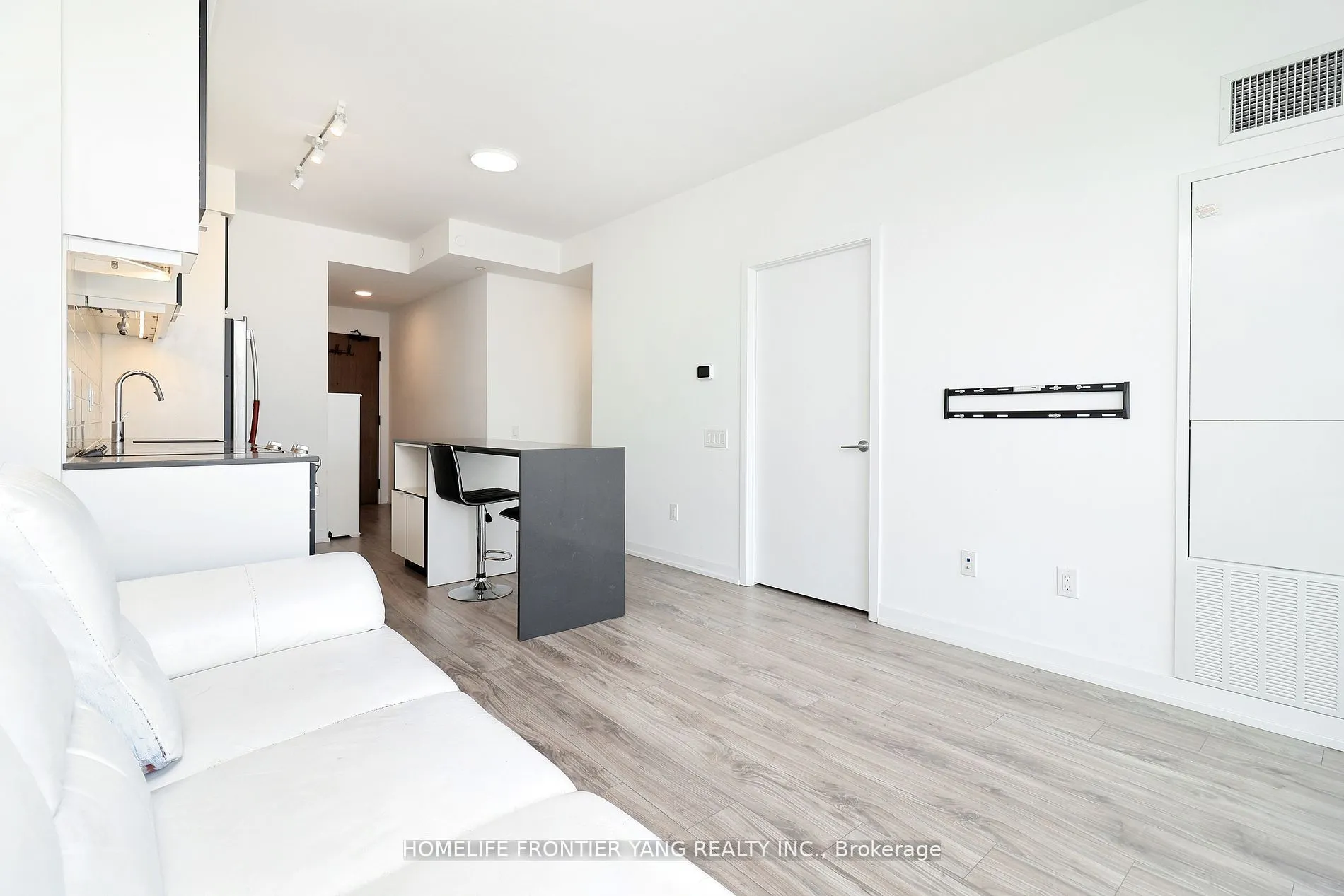 4065 Confederation Parkway, #2805