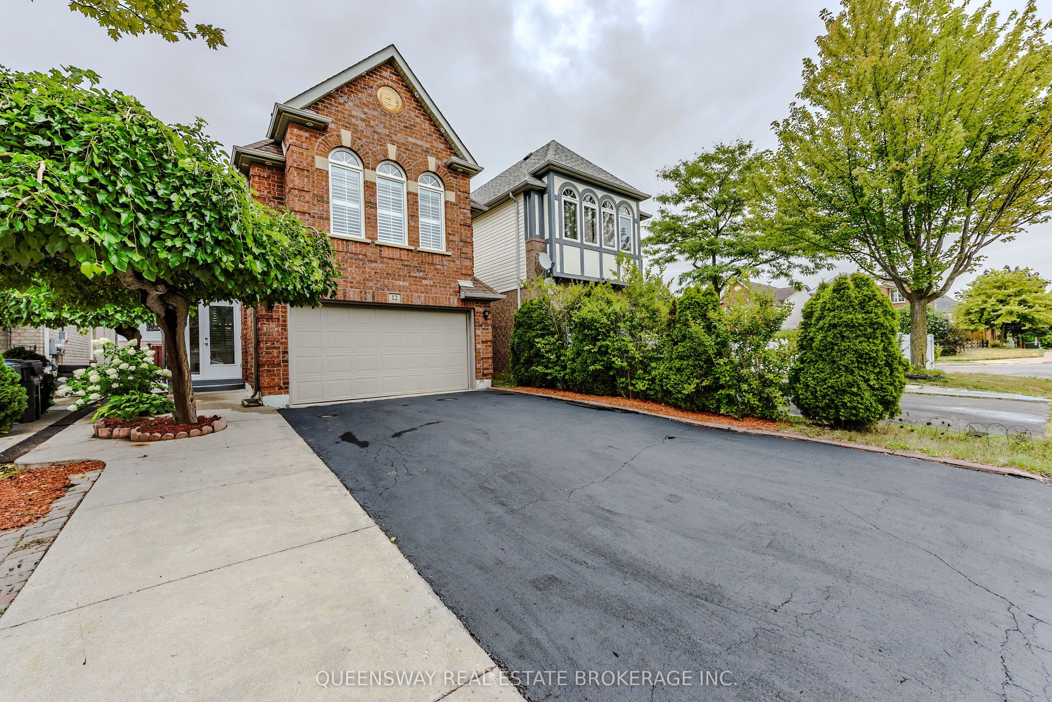 12 Dandelion Road