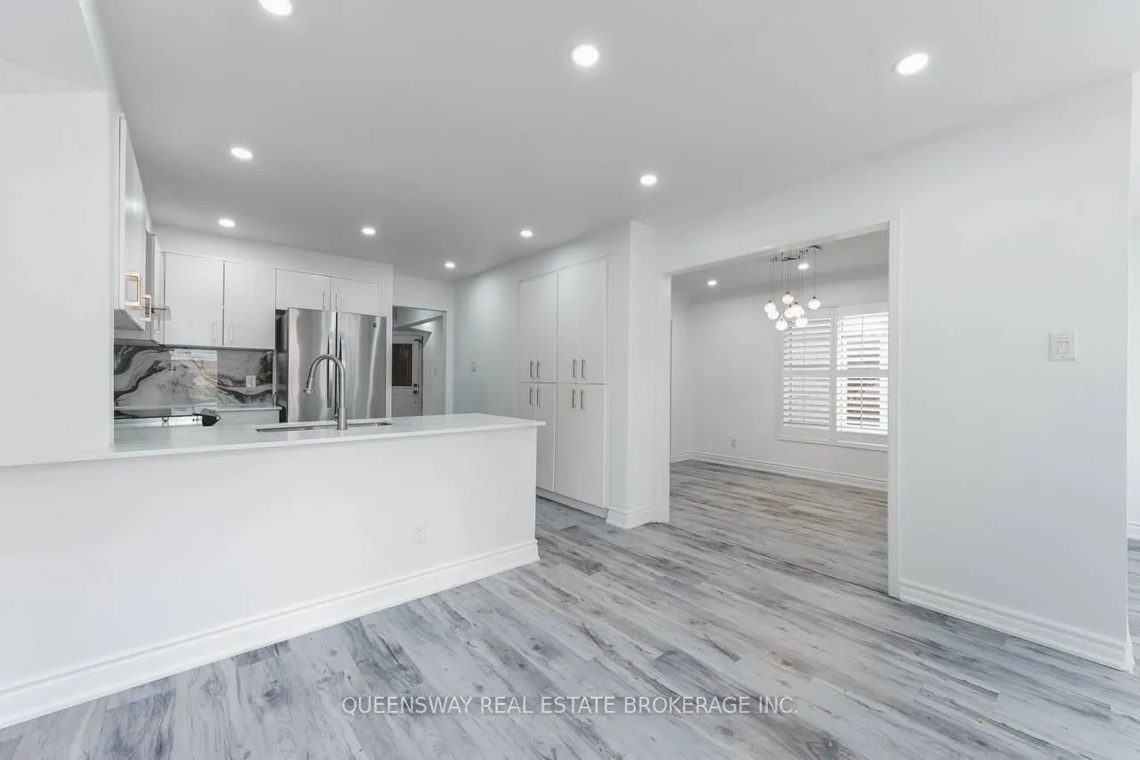 12 Dandelion Road
