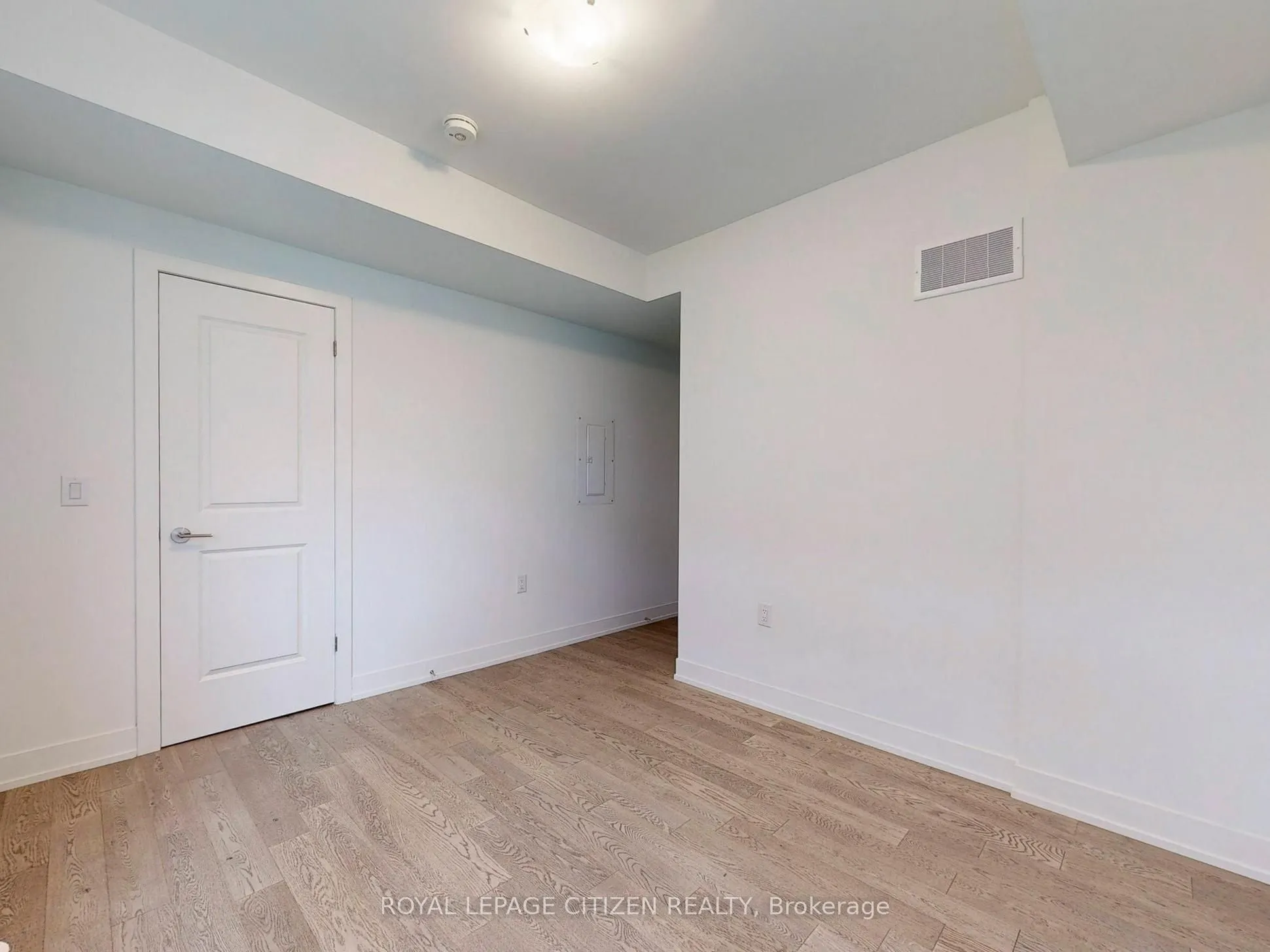 1075 Douglas Mccurdy Comm, #147