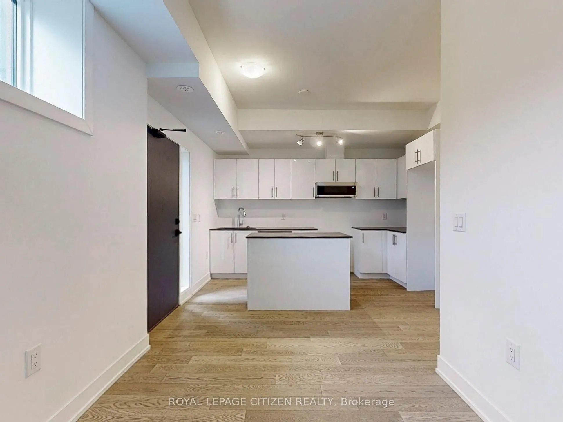 1075 Douglas Mccurdy Comm, #147