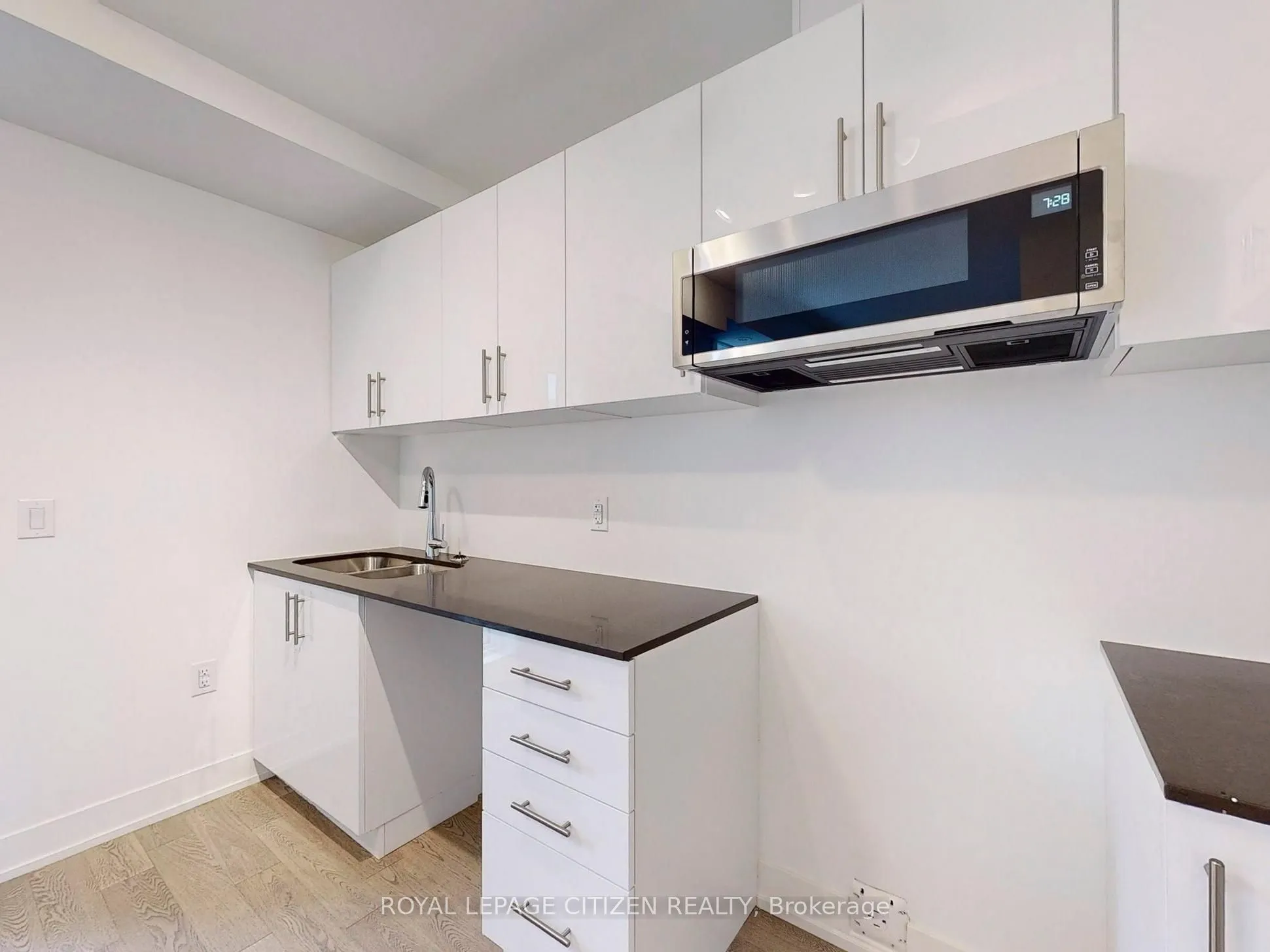 1075 Douglas Mccurdy Comm, #147