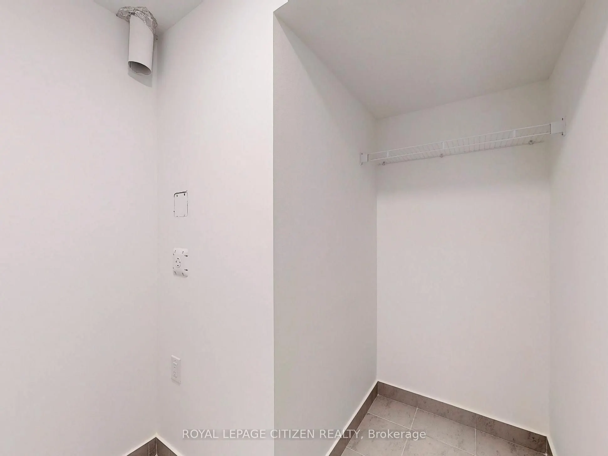 1075 Douglas Mccurdy Comm, #147