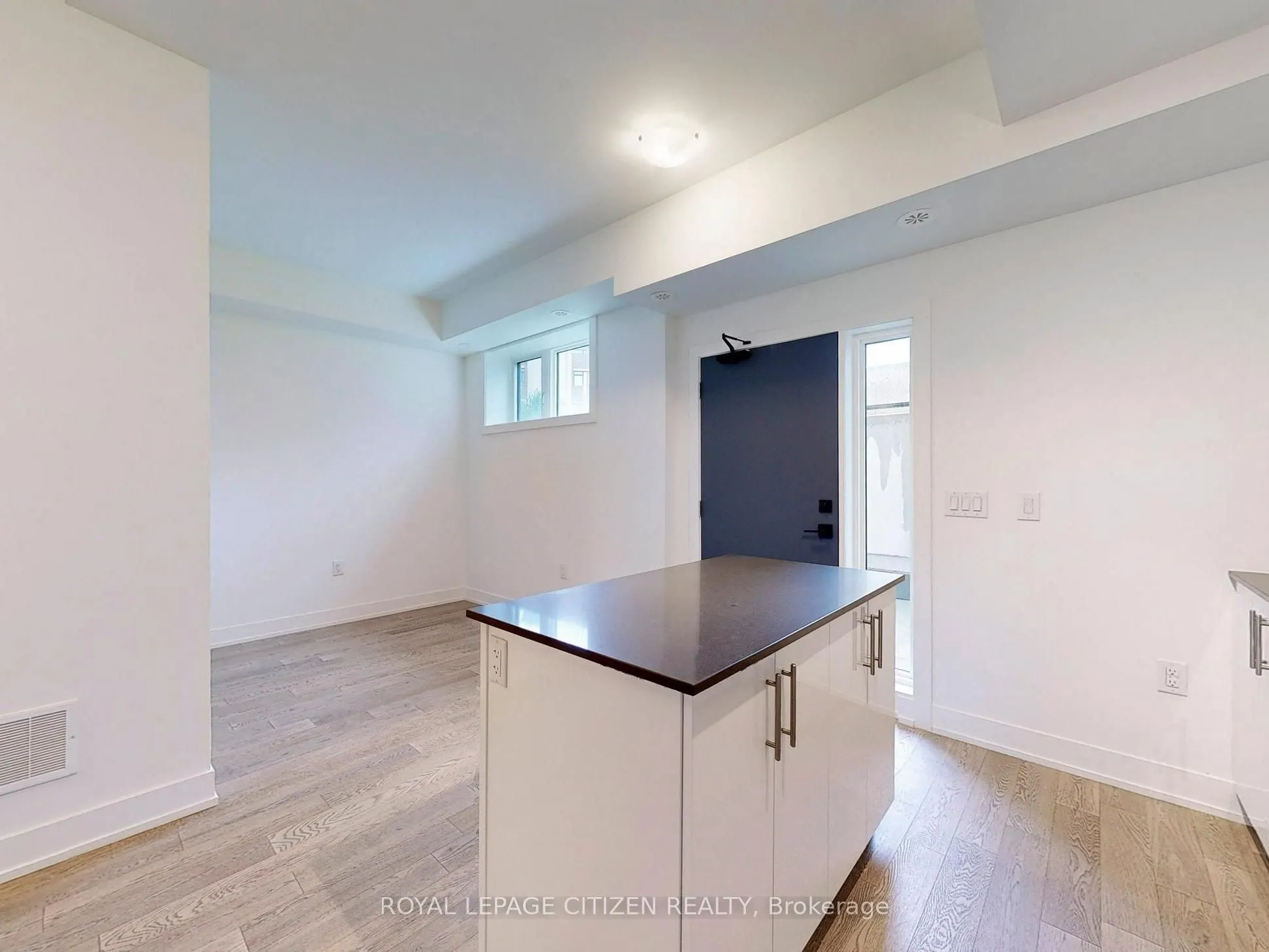 1075 Douglas Mccurdy Comm, #147