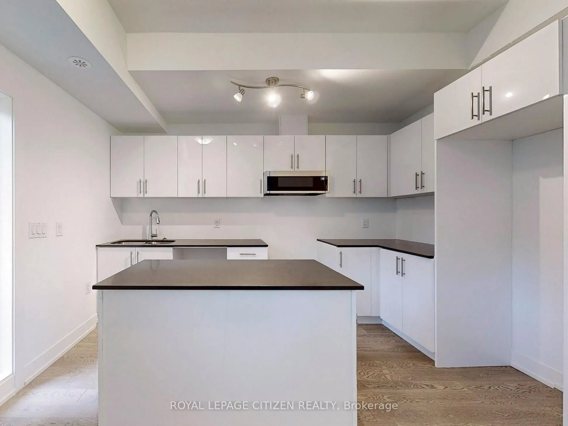 1075 Douglas Mccurdy Comm, #147