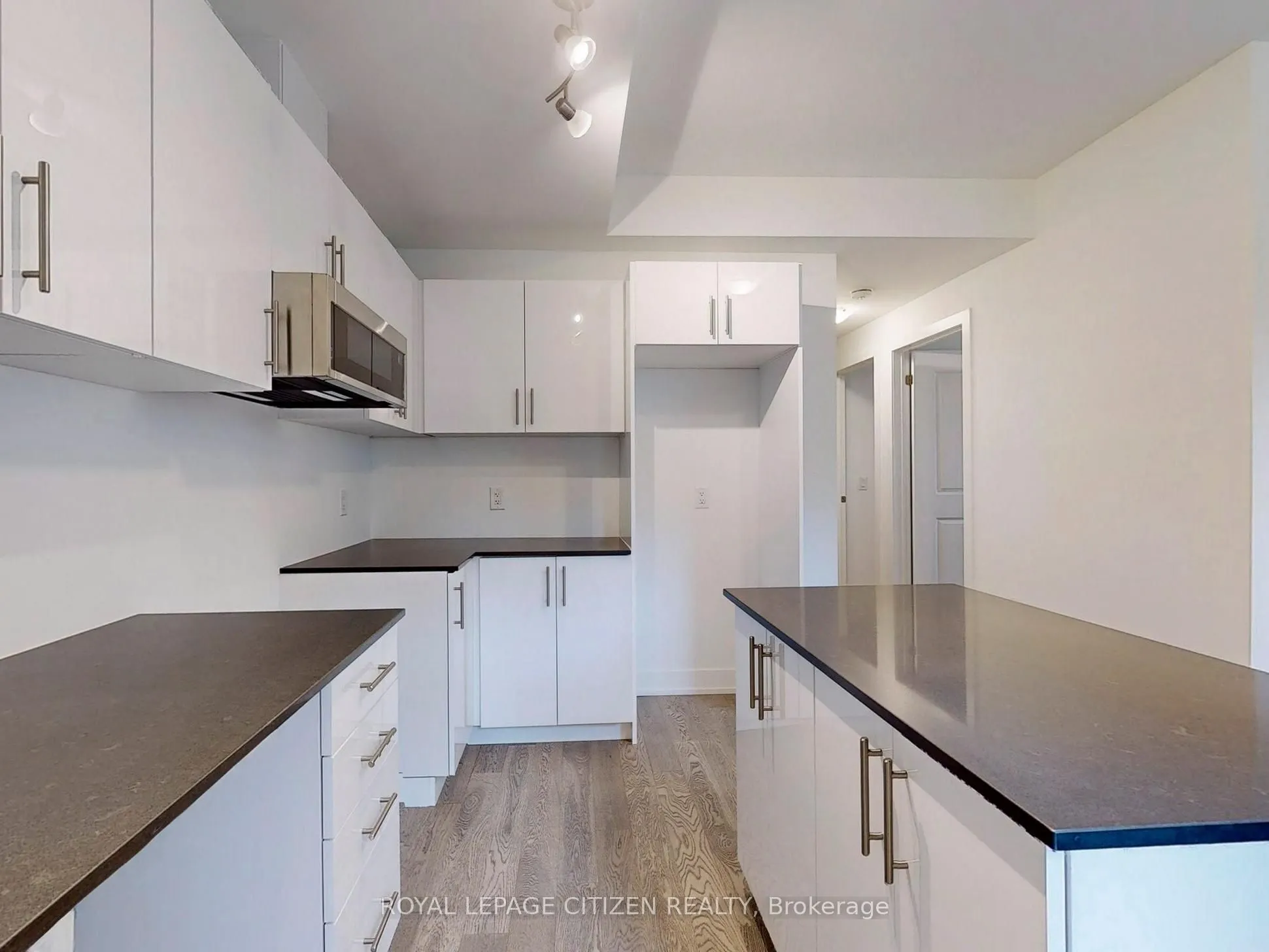 1075 Douglas Mccurdy Comm, #147