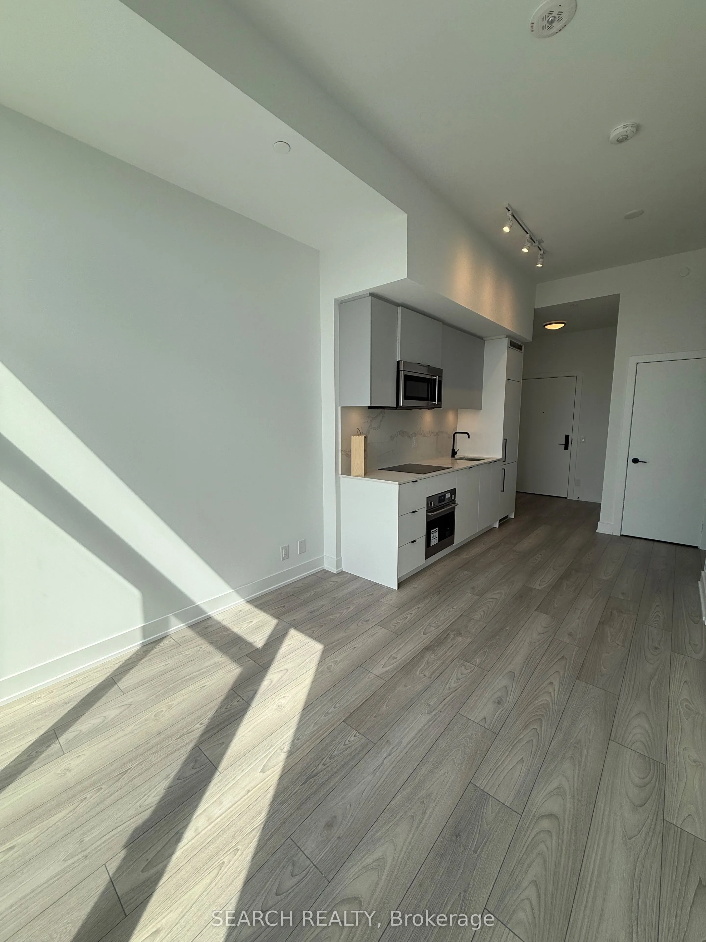 285 Dufferin Street, #PH5