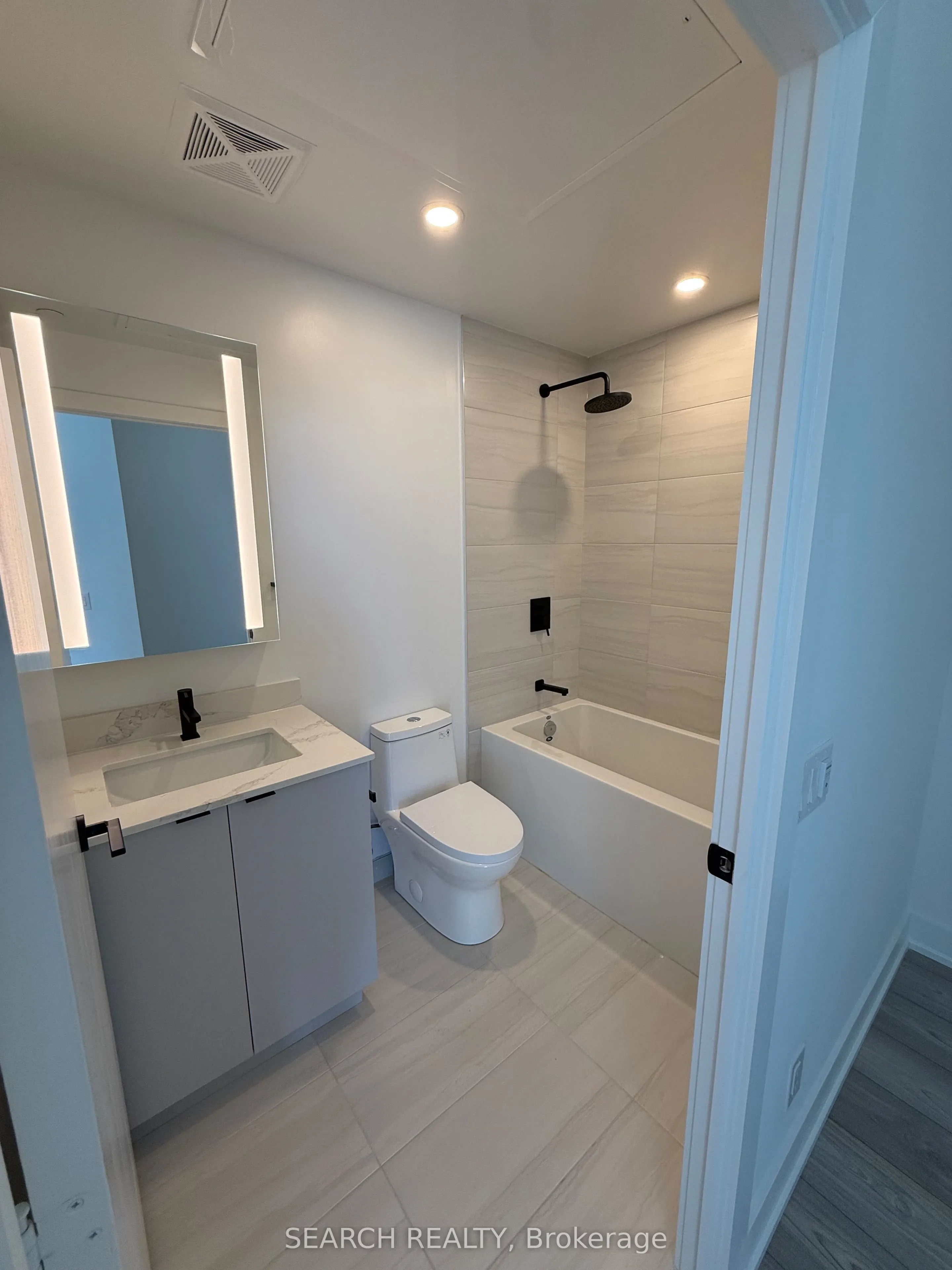 285 Dufferin Street, #PH5