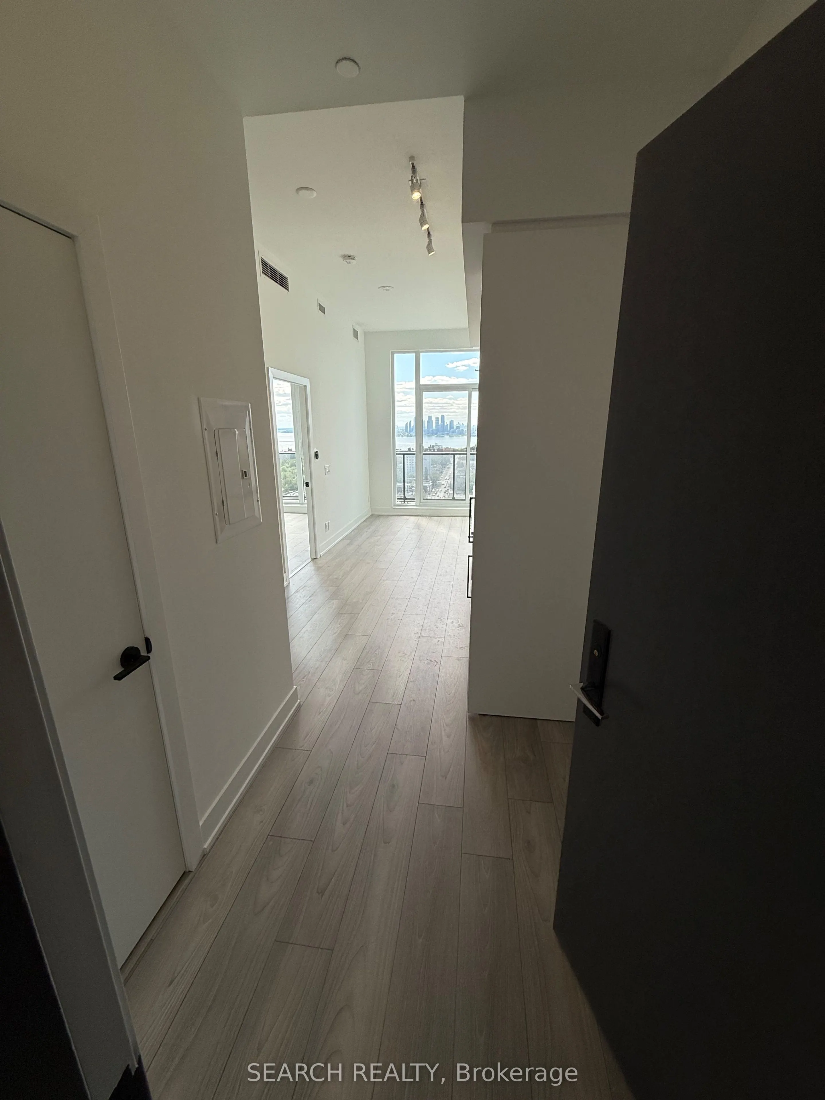 285 Dufferin Street, #PH5