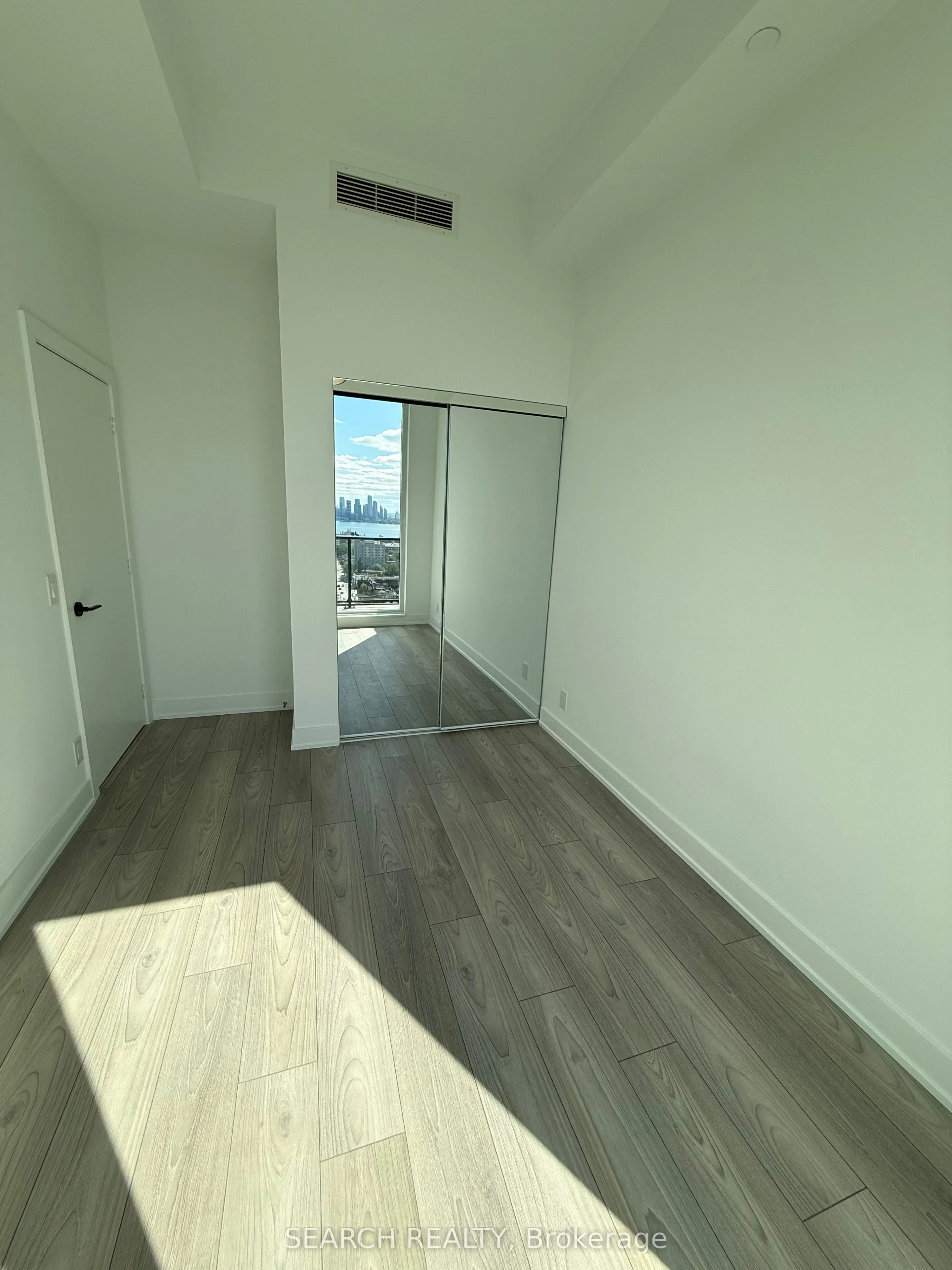 285 Dufferin Street, #PH5