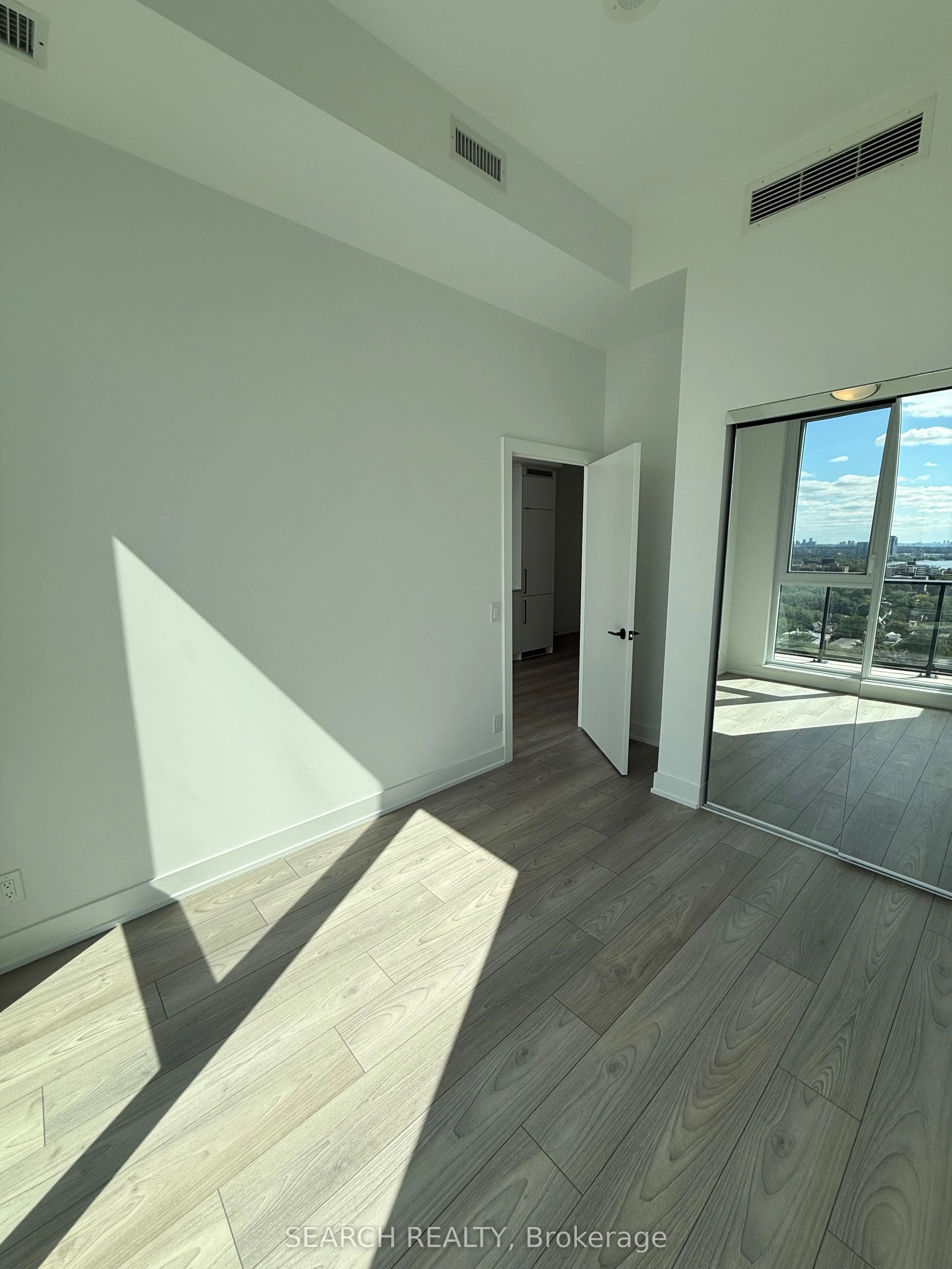 285 Dufferin Street, #PH5