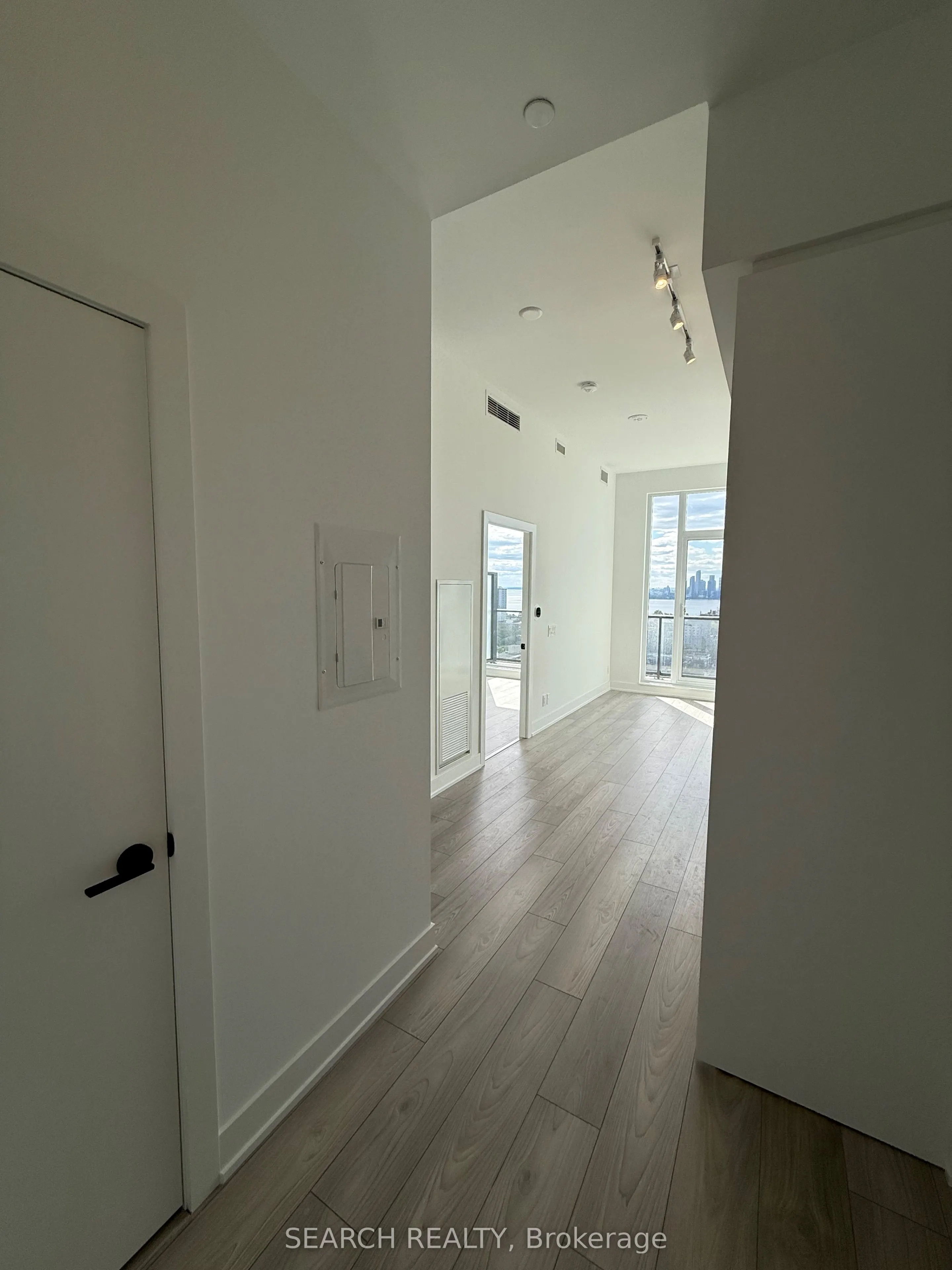 285 Dufferin Street, #PH5