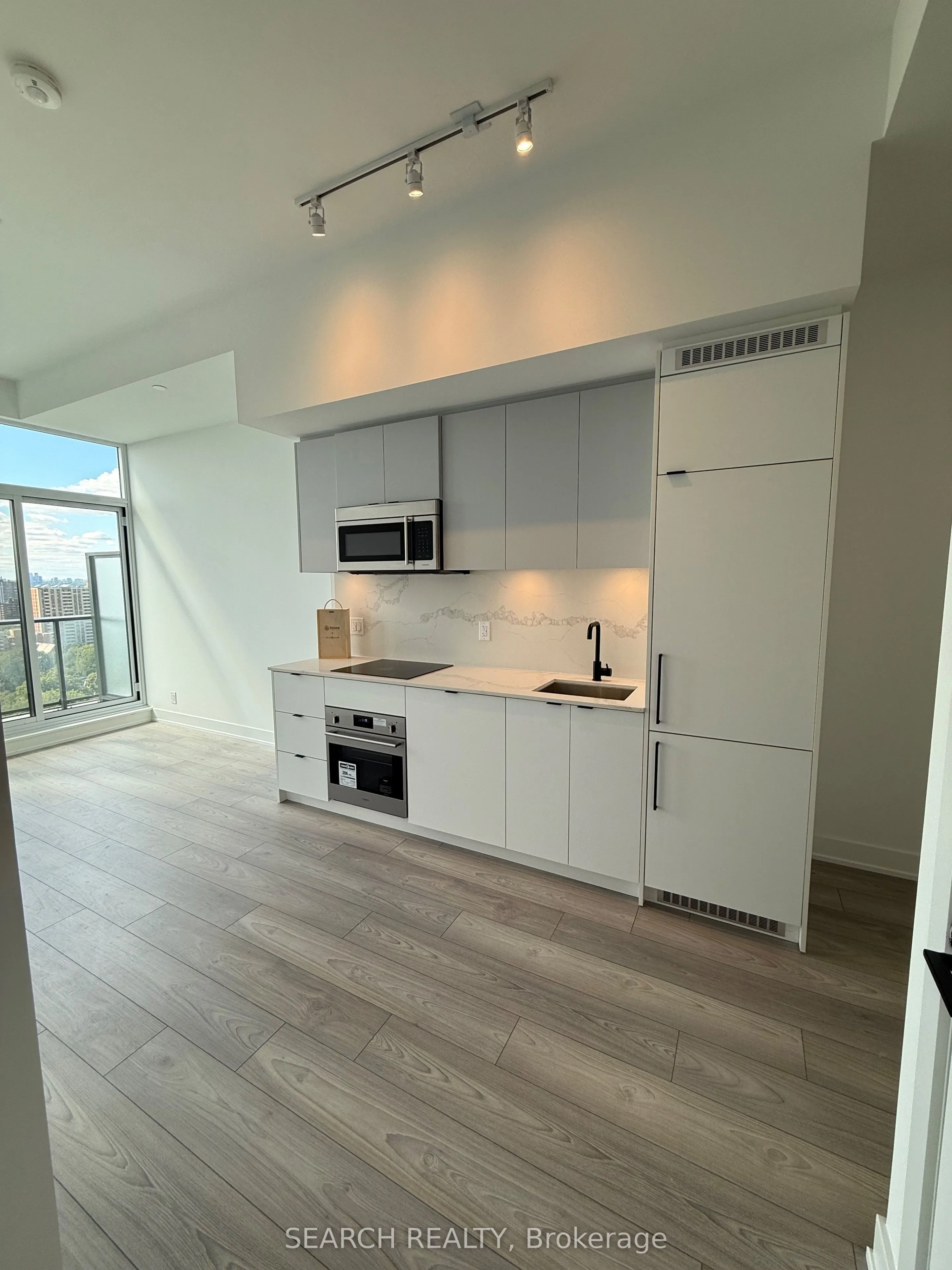 285 Dufferin Street, #PH5