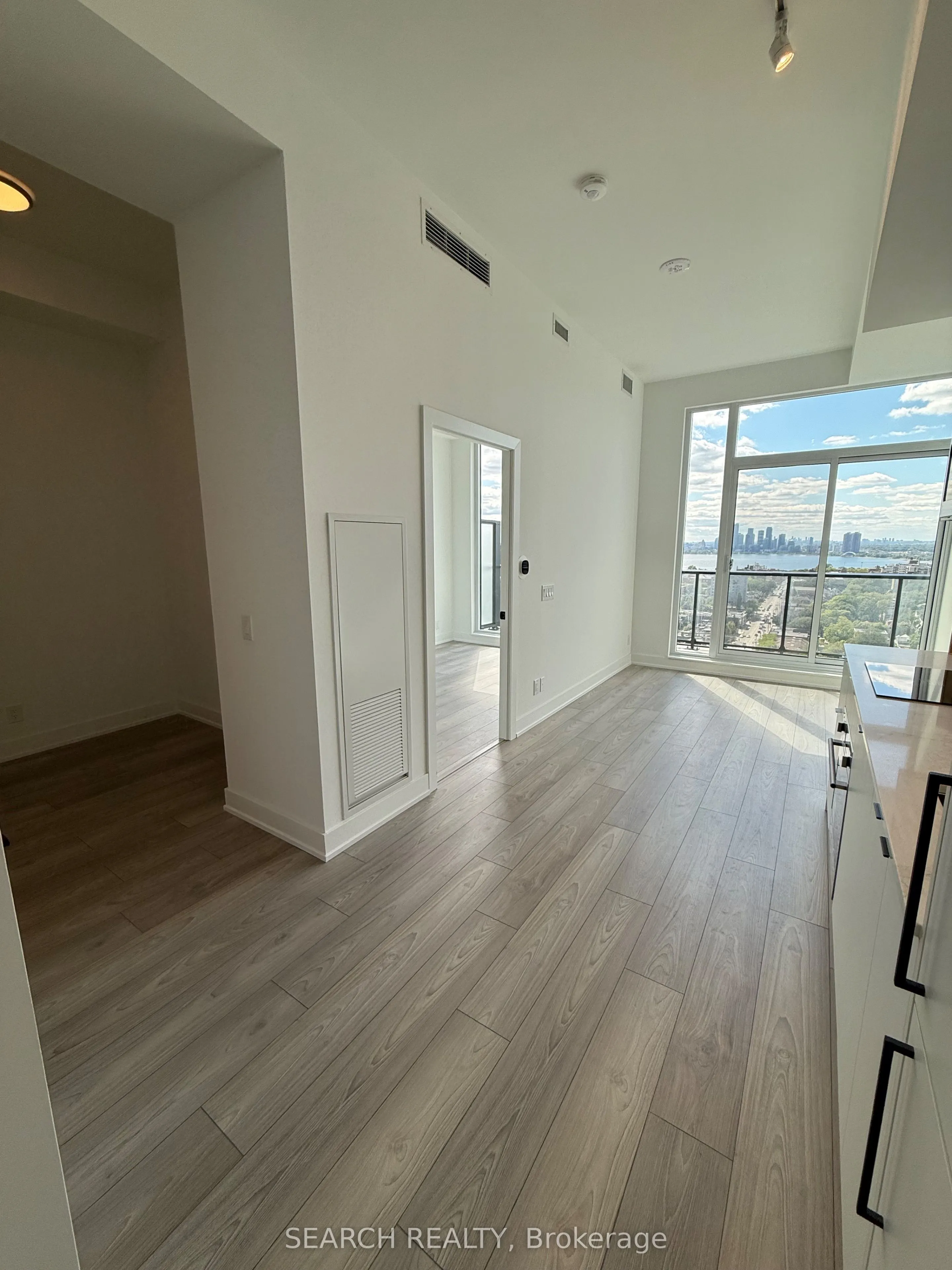 285 Dufferin Street, #PH5