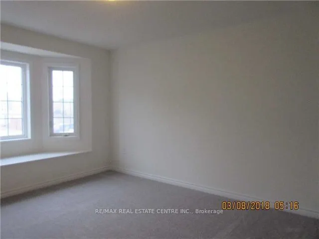 582 Laking Terrace