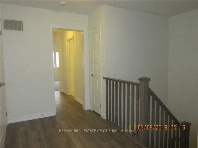 582 Laking Terrace