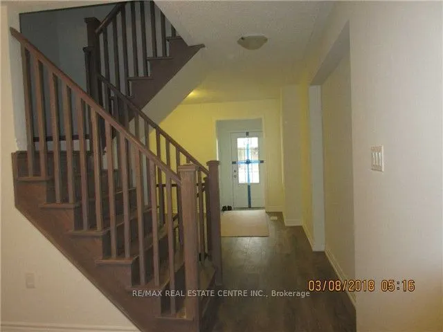 582 Laking Terrace