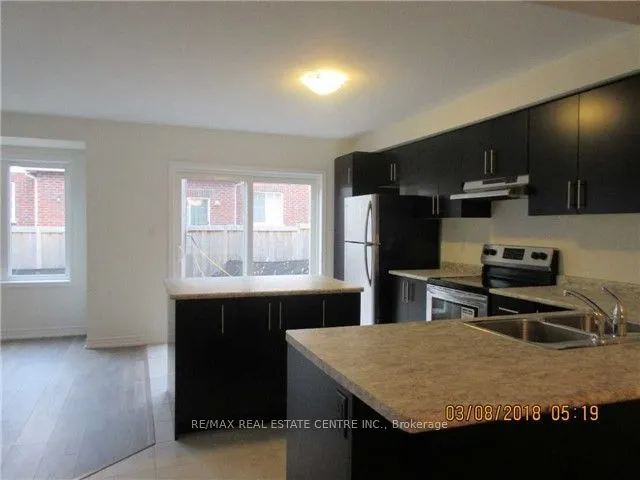 582 Laking Terrace