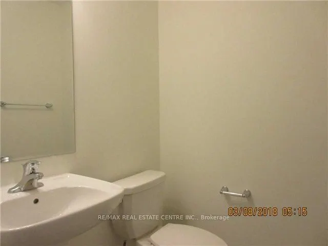 582 Laking Terrace