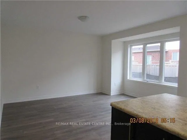 582 Laking Terrace