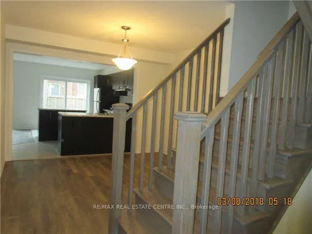 582 Laking Terrace