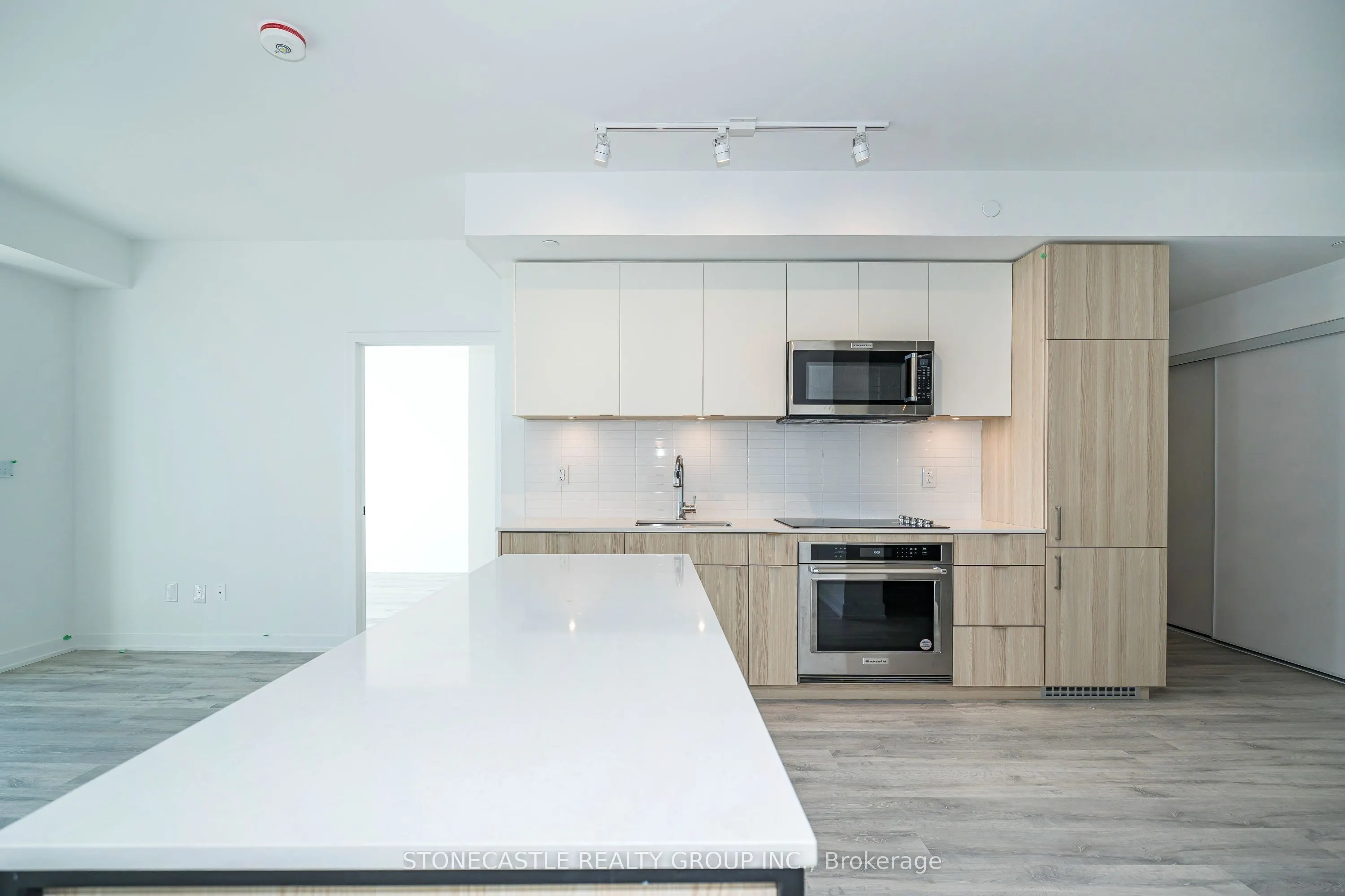 220 Missinnihe Way, #906