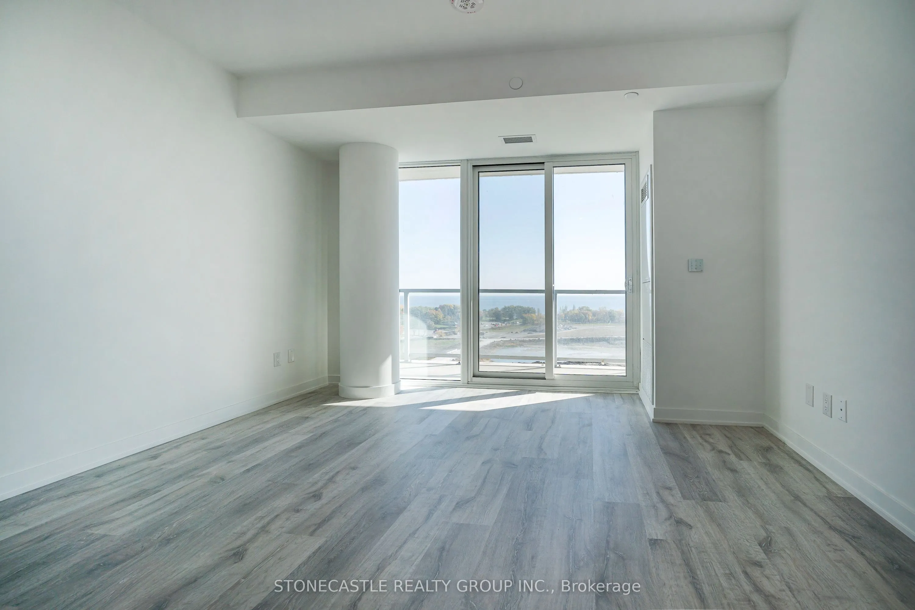 220 Missinnihe Way, #906