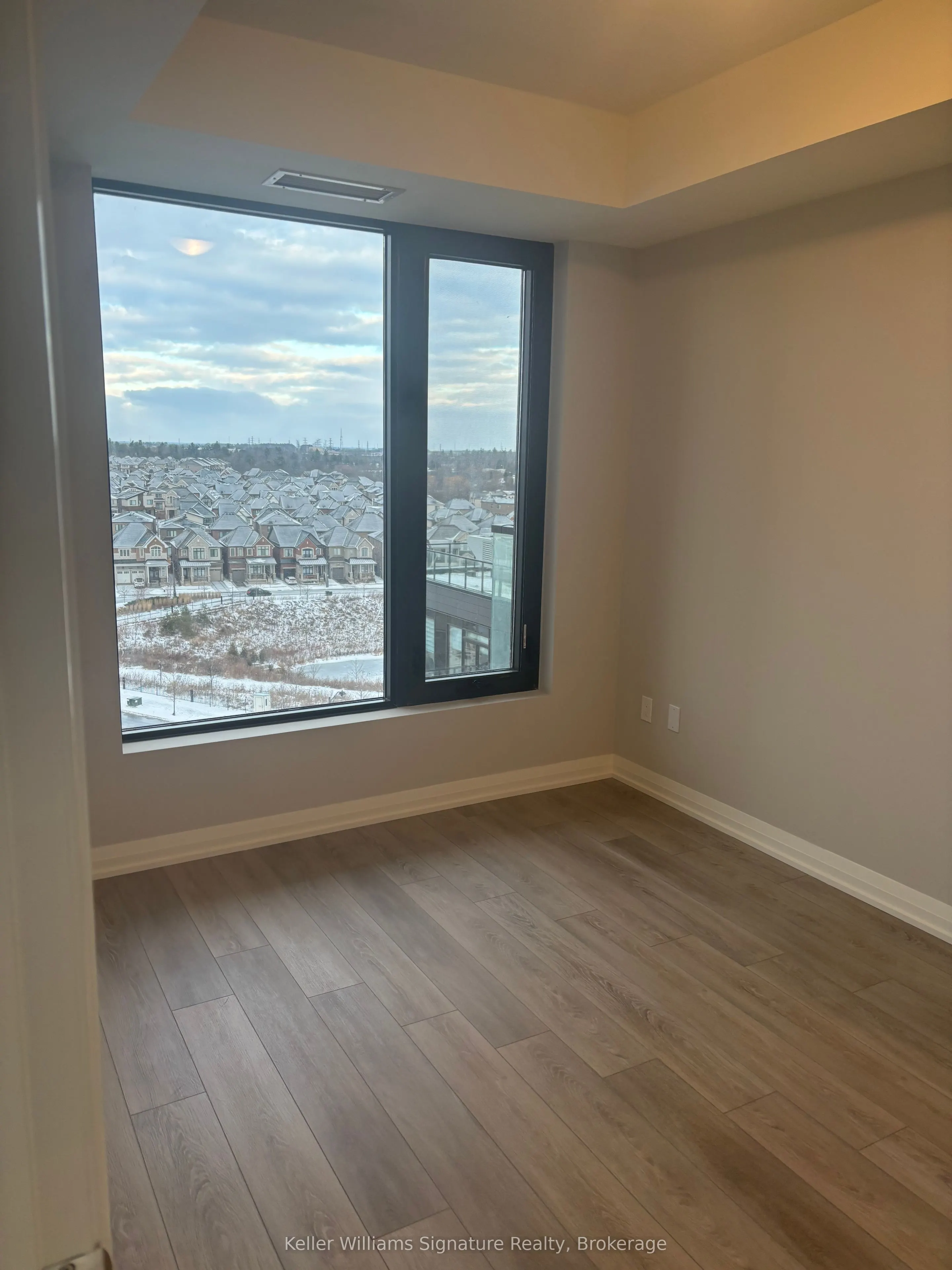 1415 Dundas Street E, #809