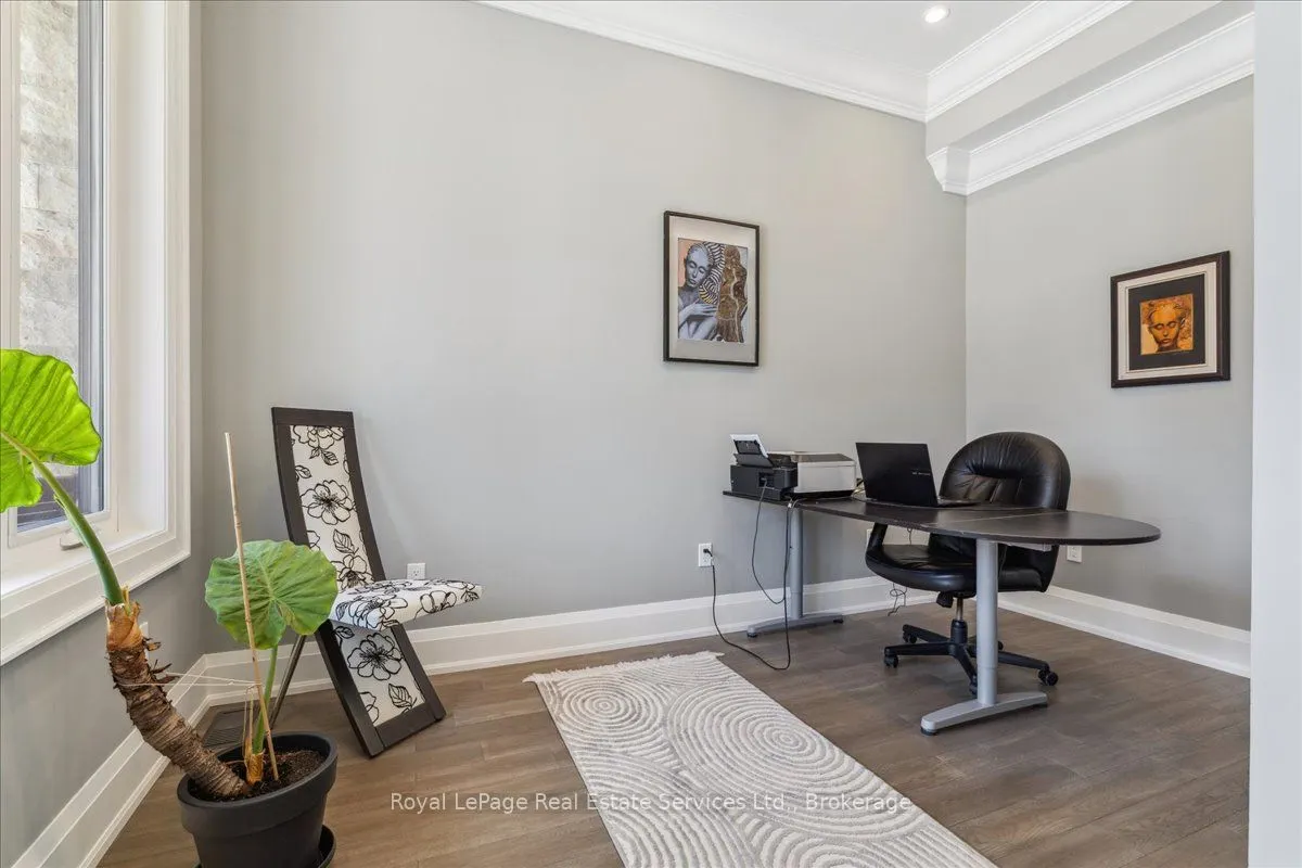 1211 Pinegrove Road