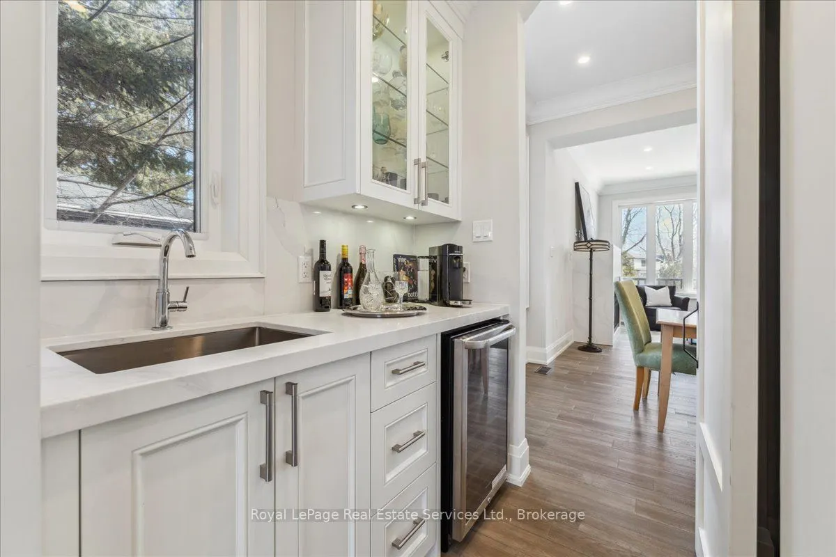 1211 Pinegrove Road