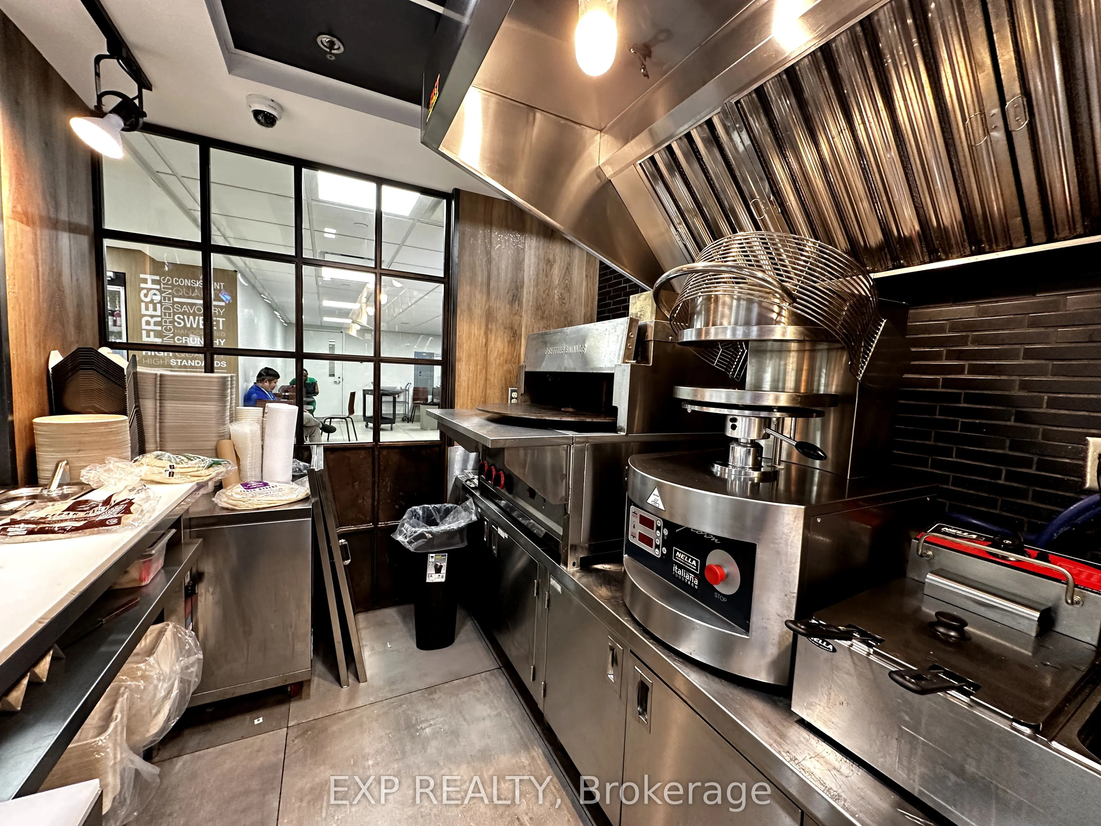 100 Queensway W, #7