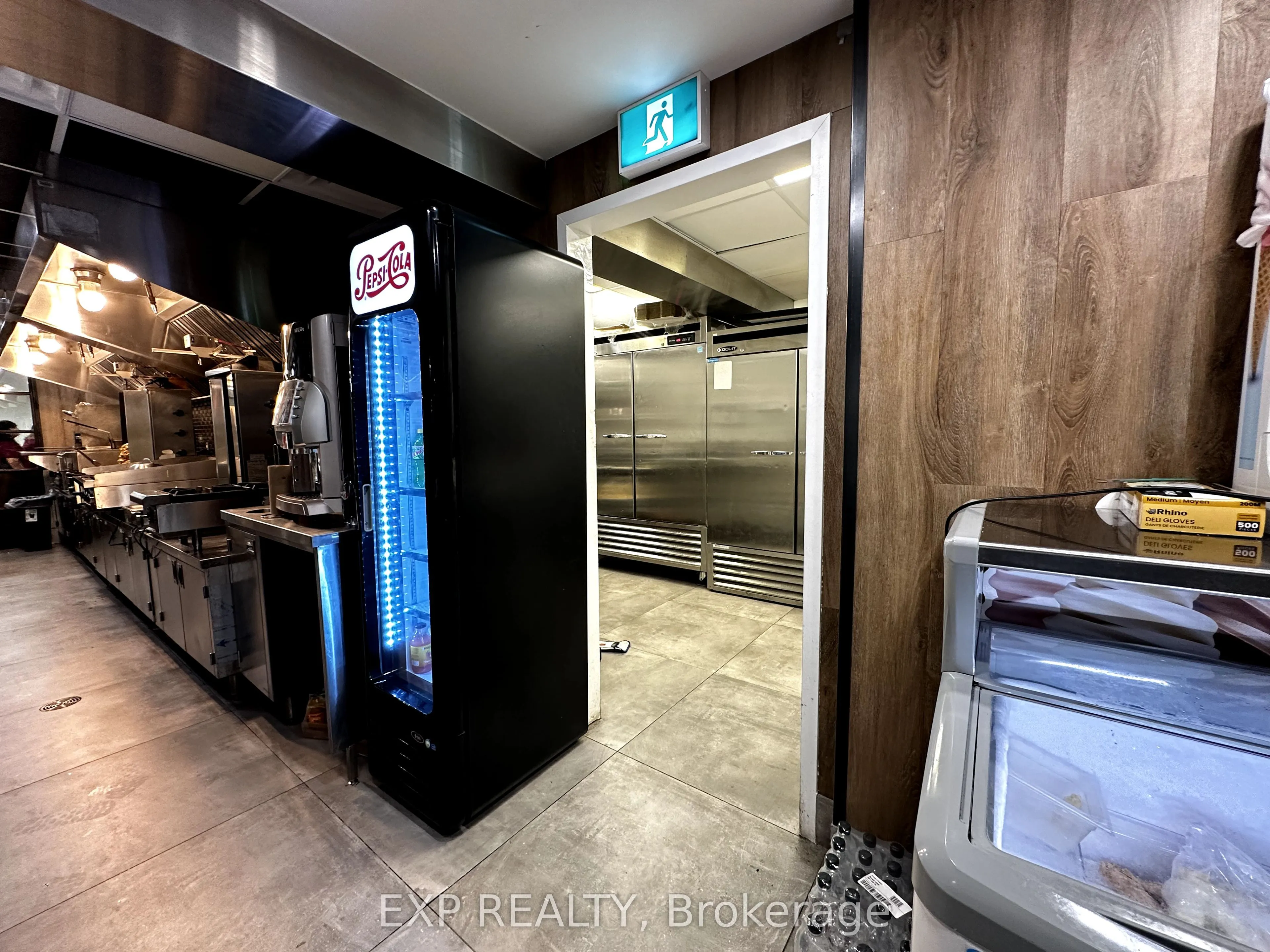 100 Queensway W, #7